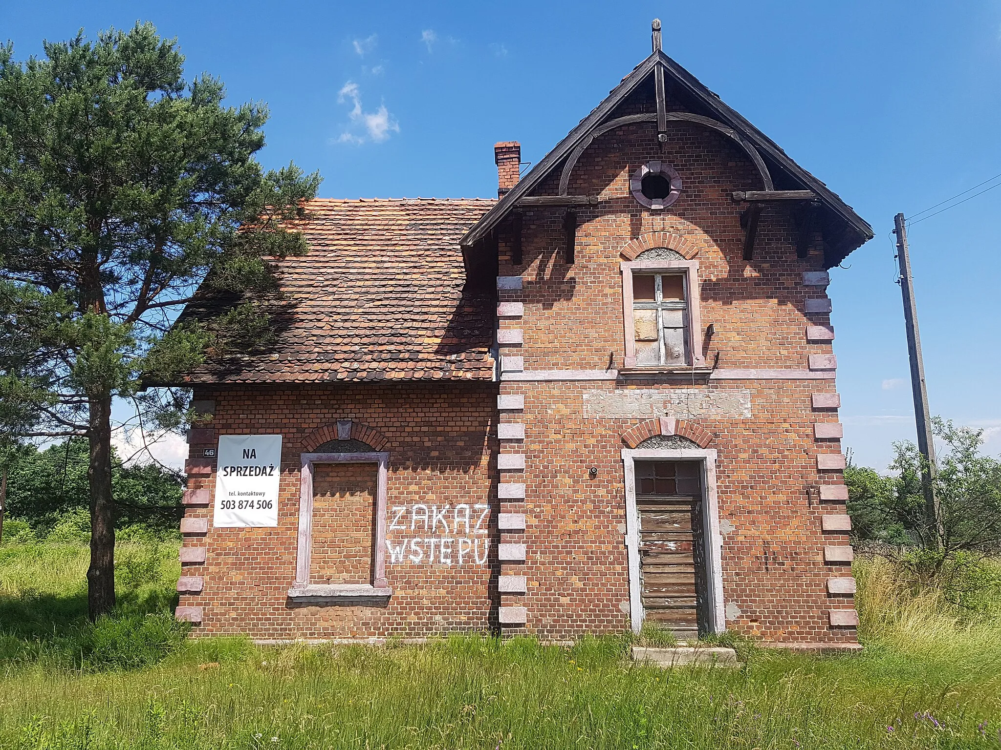 Photo showing: Defunct narrow gauge train station Nędza Wąskotorowa