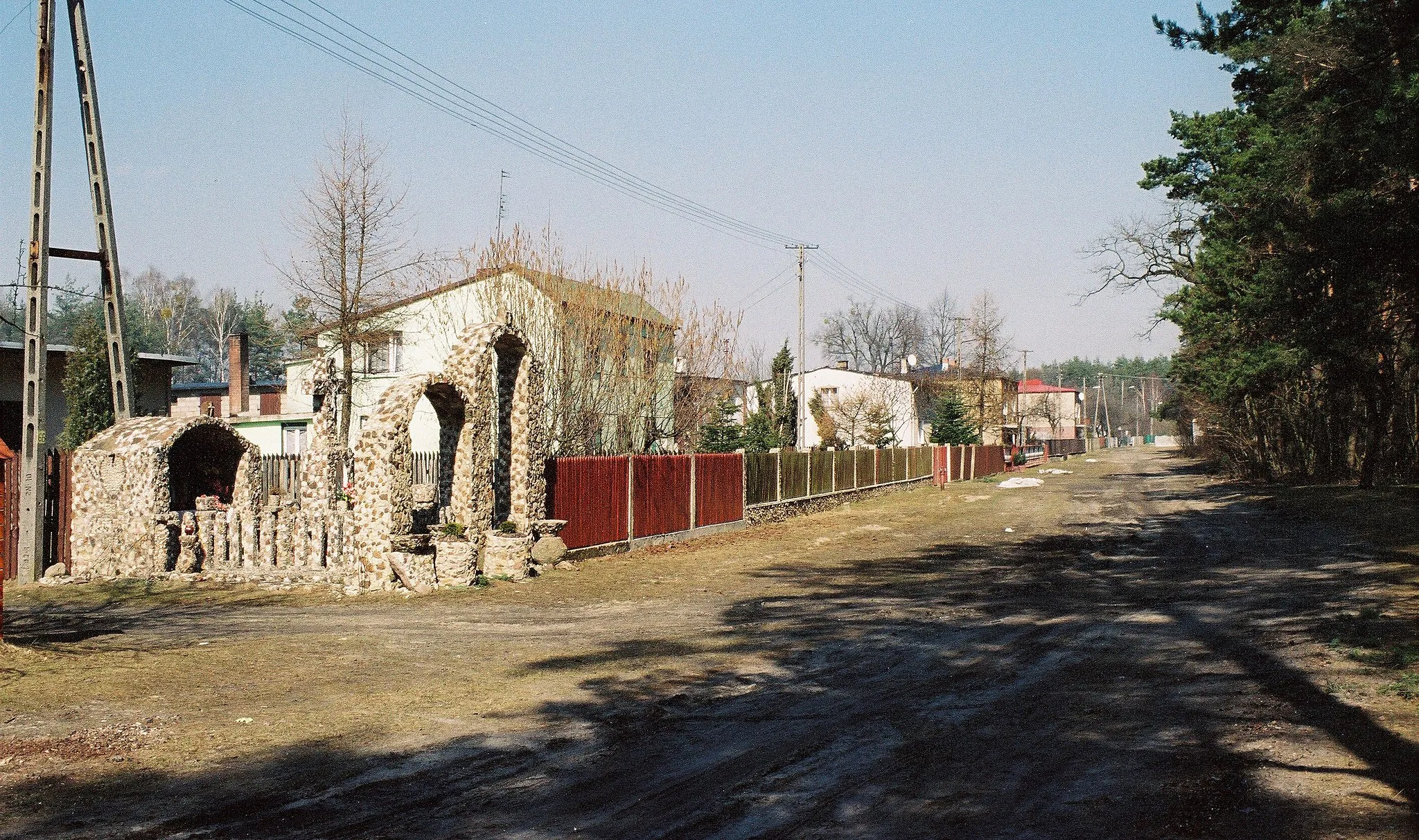 Photo showing: Widok na jedną z ulic w miejscowości Niwy (gmina Woźniki, powiat lubliniecki, woj. śląskie)