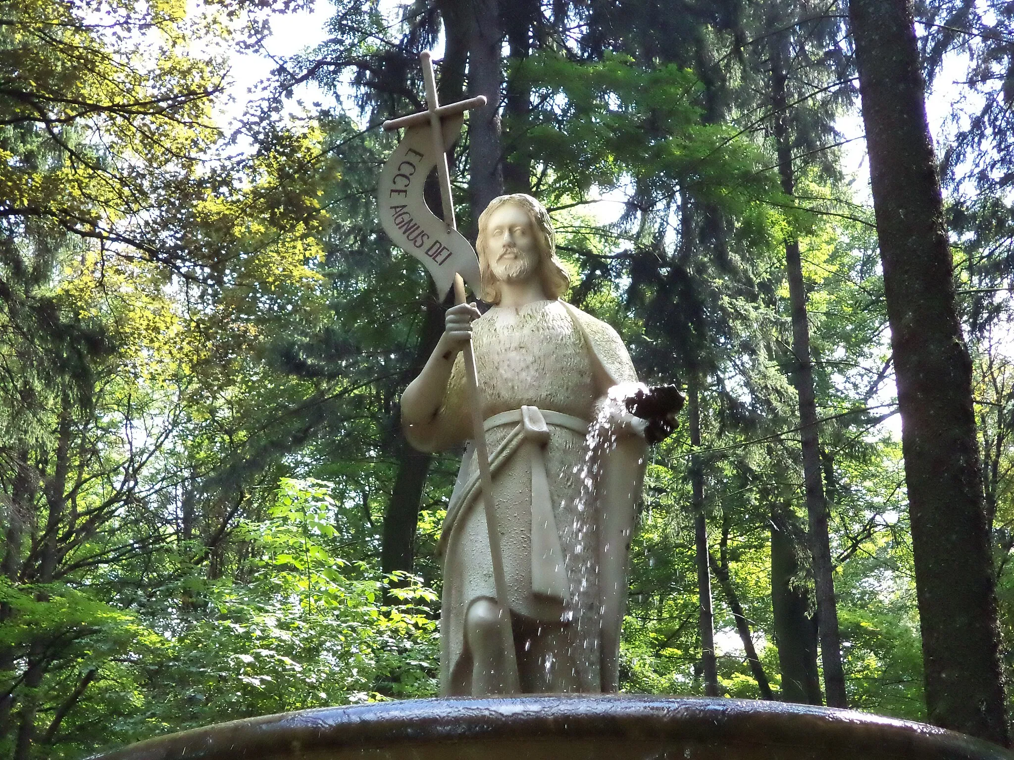 Photo showing: Fontanna Jezusa Chrystusa na terenie przyklasztornego parku OO.Kamilianów w Tarnowskich Górach
