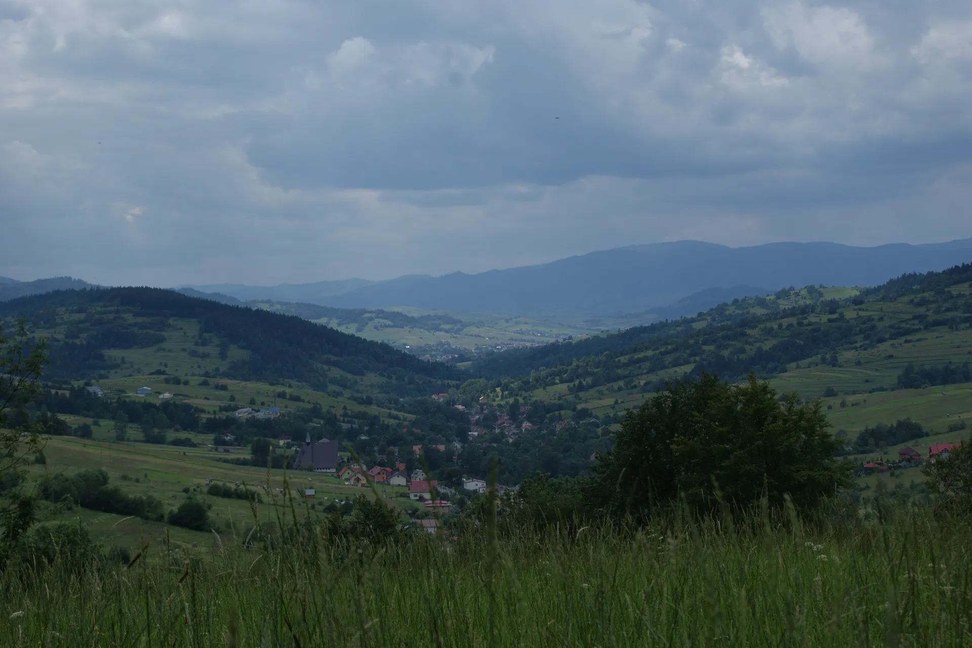 Photo showing: Pewel Ślemieńska widok od strony Gronia