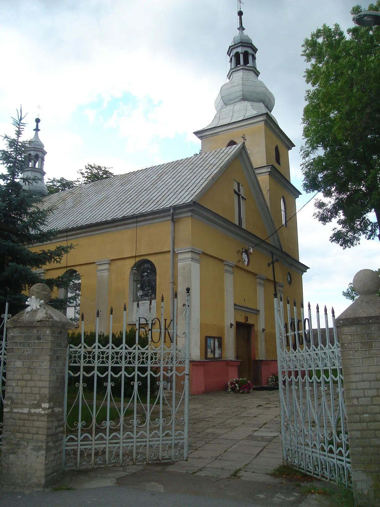 Photo showing: Kościół pw. św. Jakuba w Chlewicach