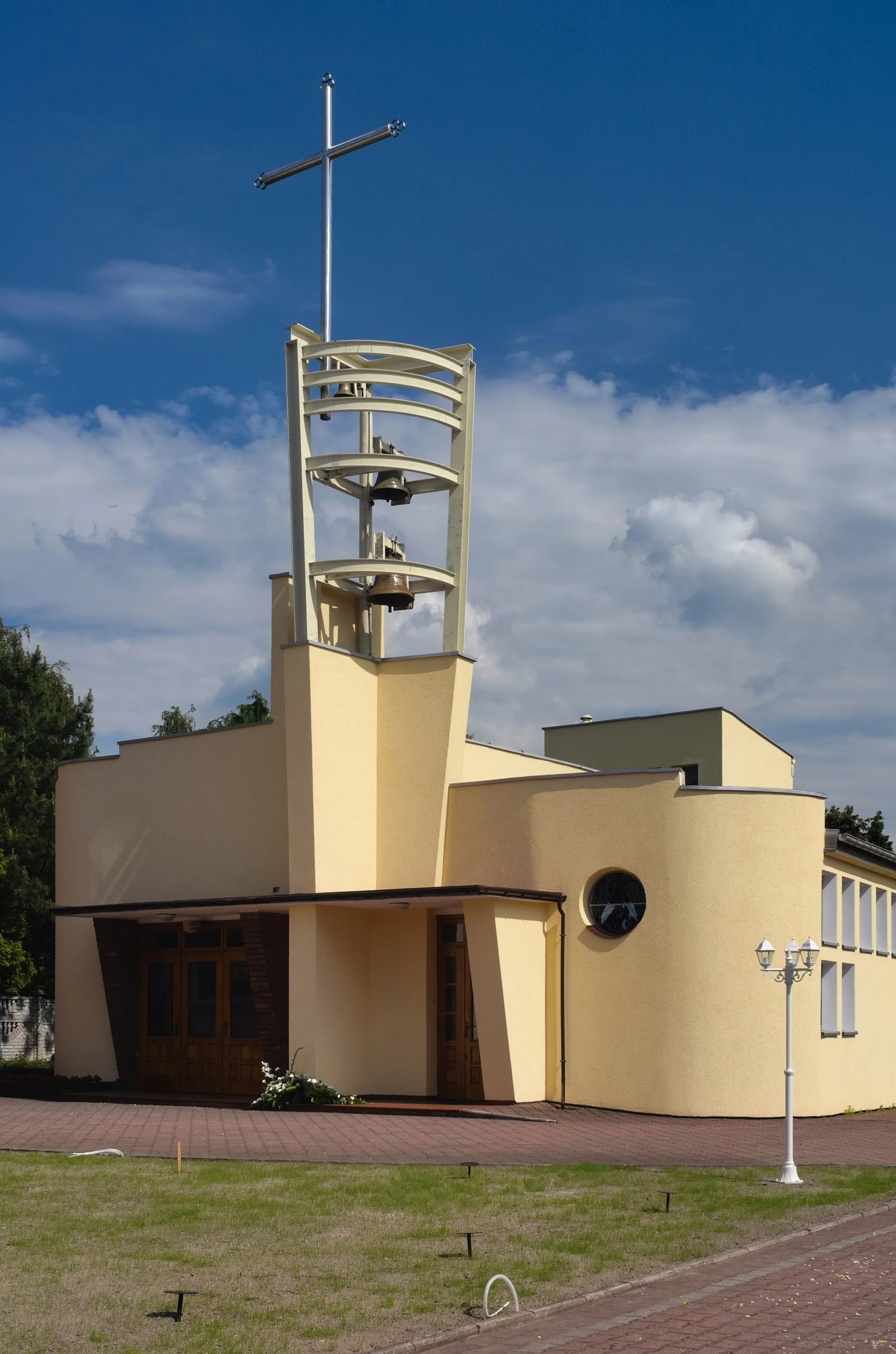 Photo showing: Kościół Najświętszej Maryi Panny Królowej Świata w Strzyżowicach (gmina Psary).
