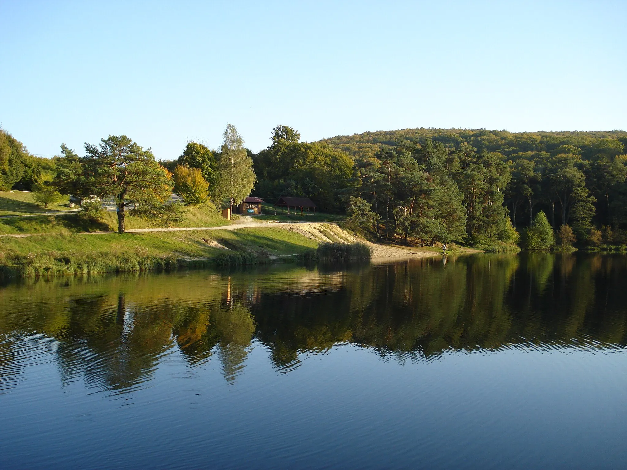 Photo showing: Pond "Amerykan" i Złoty Potok, Poland