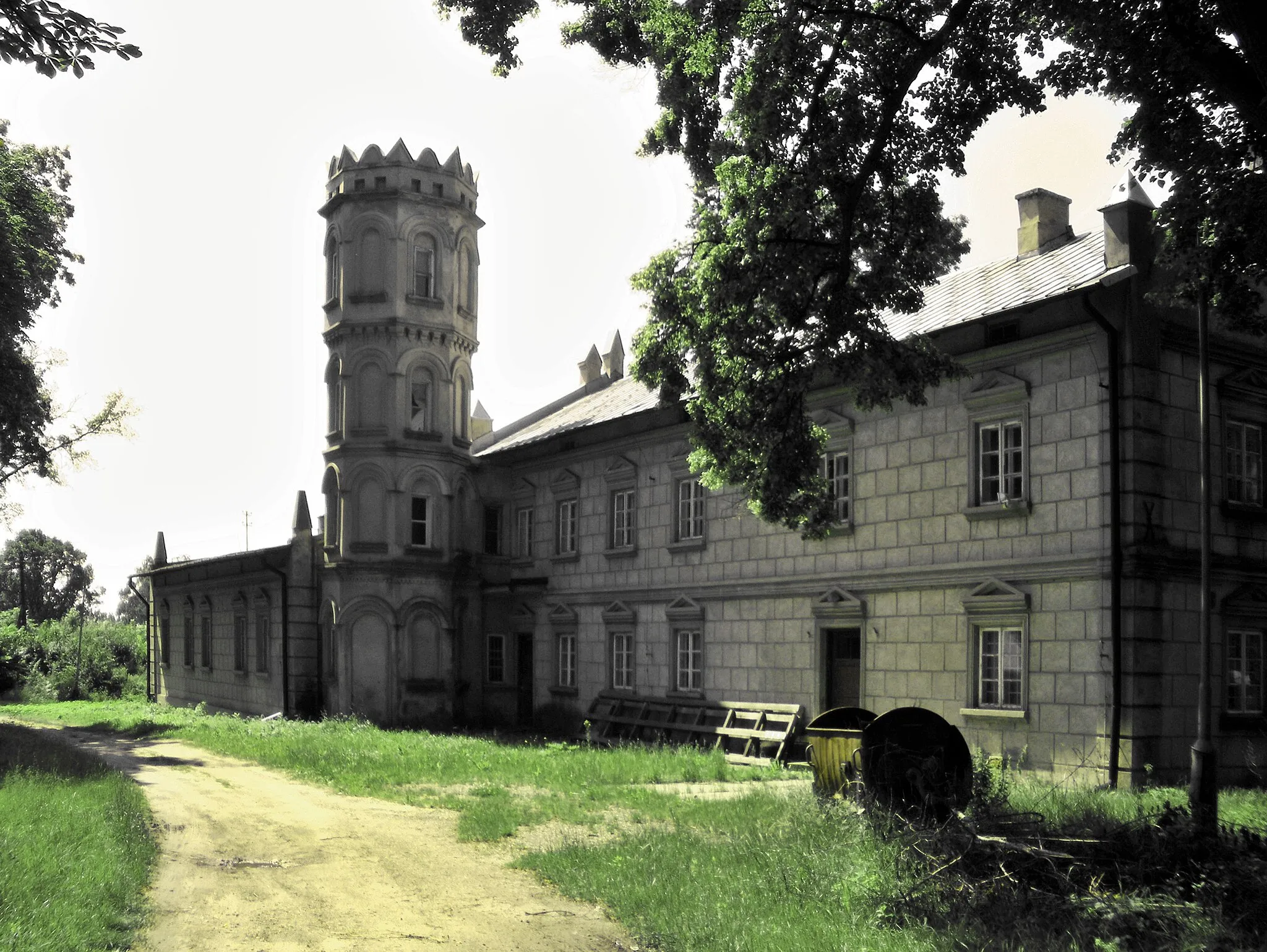 Photo showing: Neogotycki pałac w Kłobukowicach gm. Mstów