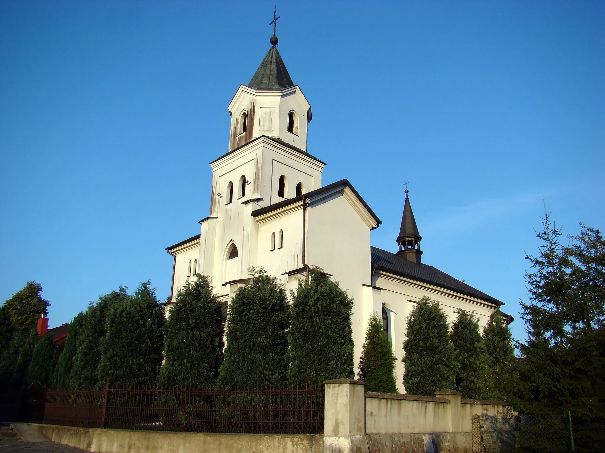 Photo showing: Kościół św. Michała Archanioła w Kamienicy Polskiej, wybudowany w latach 1868-1870.