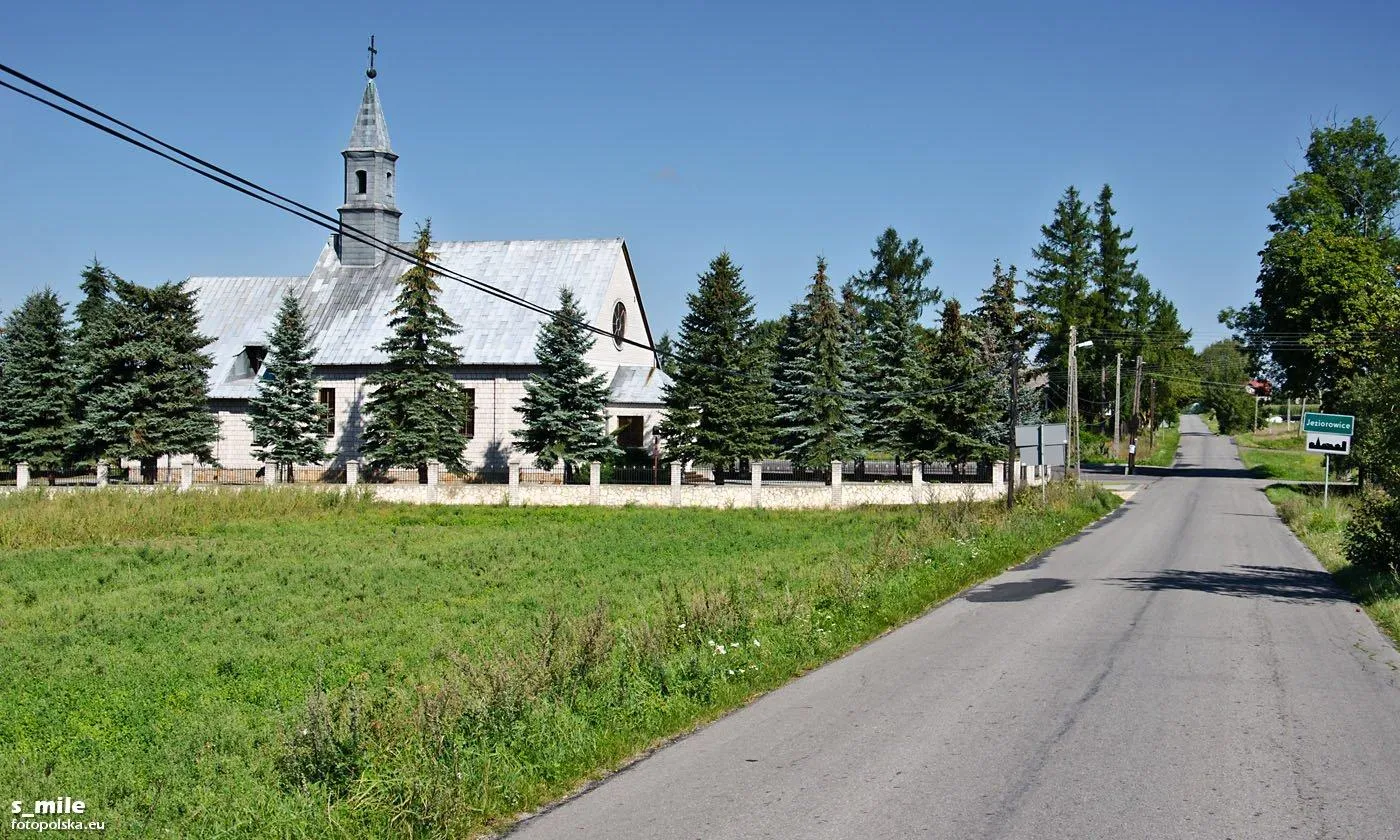 Photo showing: Kościół w Jeziorowicach