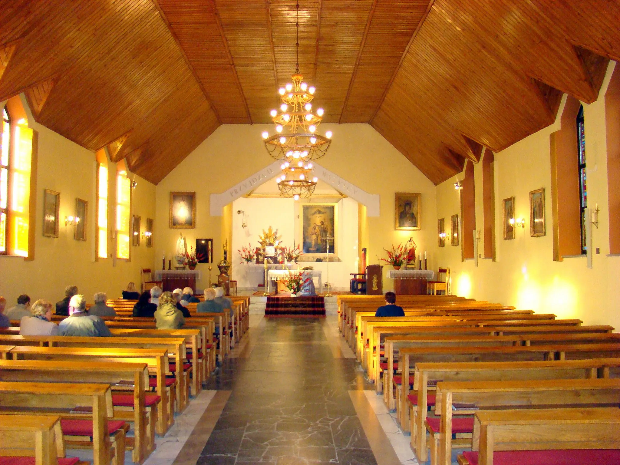 Photo showing: Wnętrze kościoła św. Jana Chrzciciela na Błesznie w Częstochowie