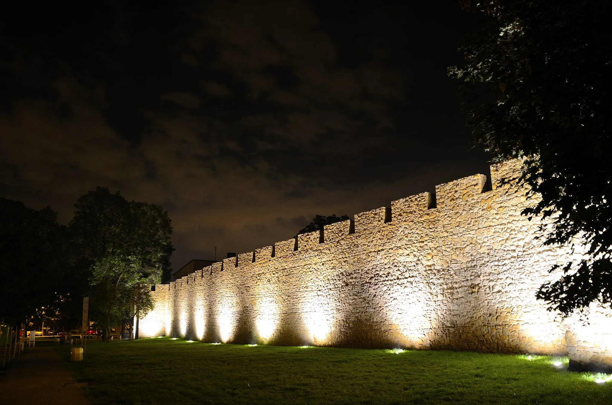 Photo showing: Będzin - pozostałości dawnych murów obronnych miasta Będzina z XIV wieku