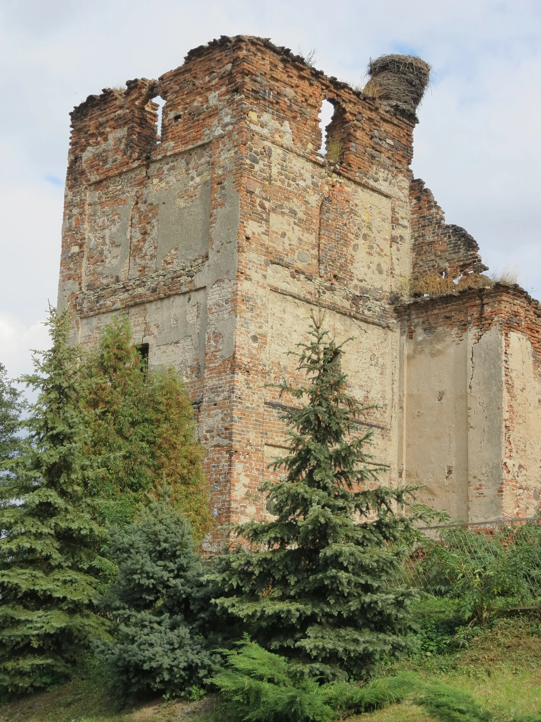 Photo showing: Ziemięcice - ruiny kościoła p. w. św. Jadwigi (zabytek nr A/279/60)
