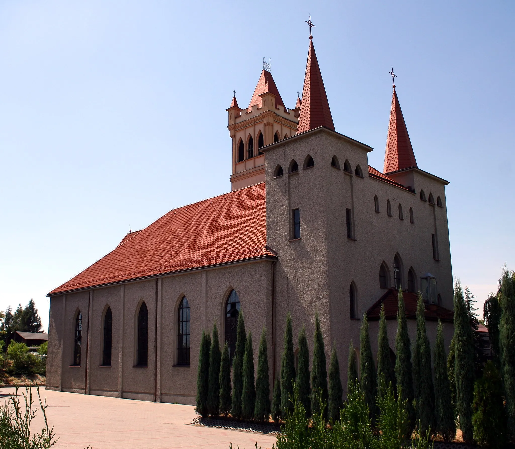 Photo showing: Kościół pw. Matki Boskiej Szkaplerznej i św. Piusa X w Rybniku-Zebrzydowicach.