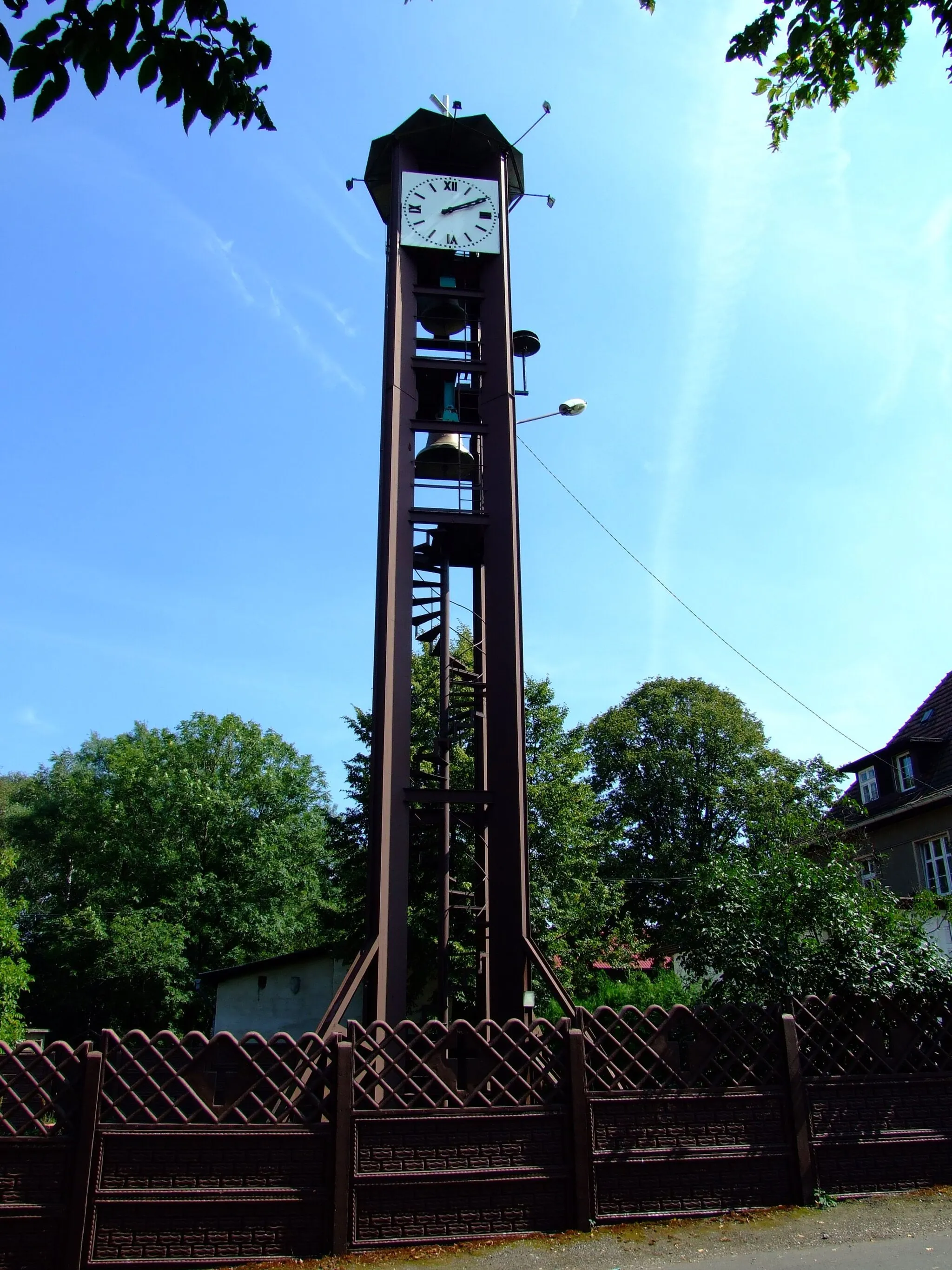 Photo showing: Dzwonnica kaplicy na terenie ojców Kamilianów w Taciszowie