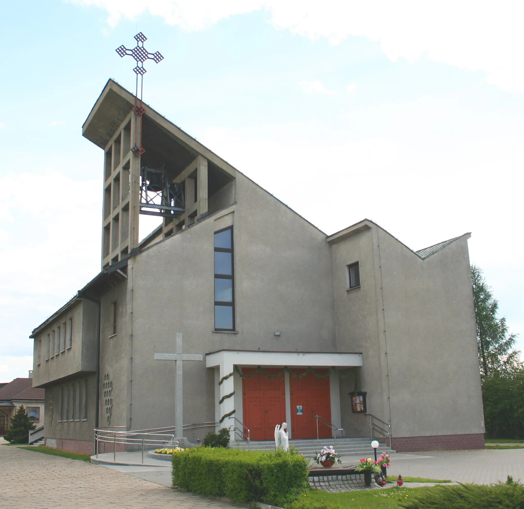 Photo showing: The church in Rusinowice, Poland