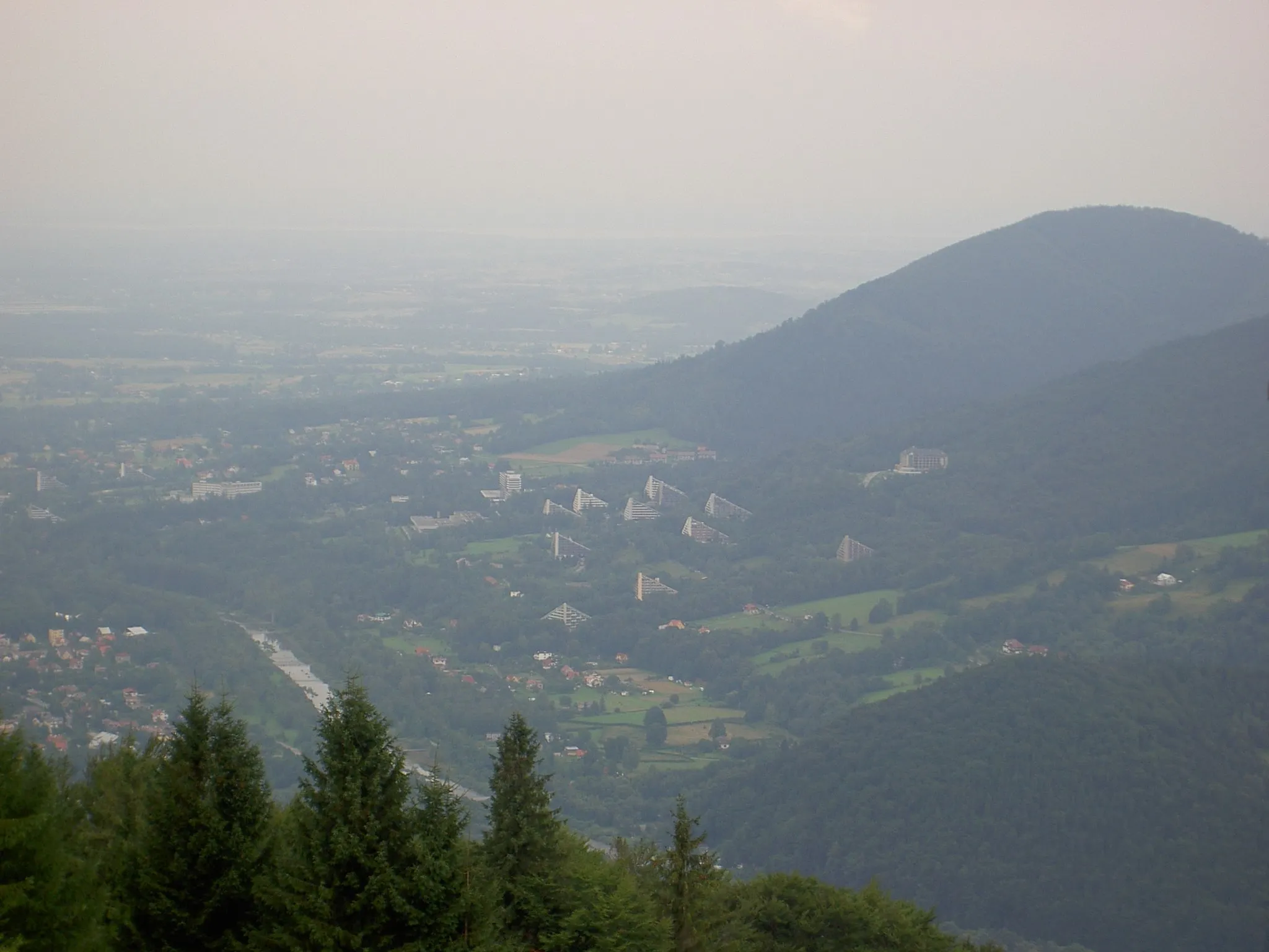 Photo showing: View on Ustroń (Zawodzie district) from the Czantoria mountain.