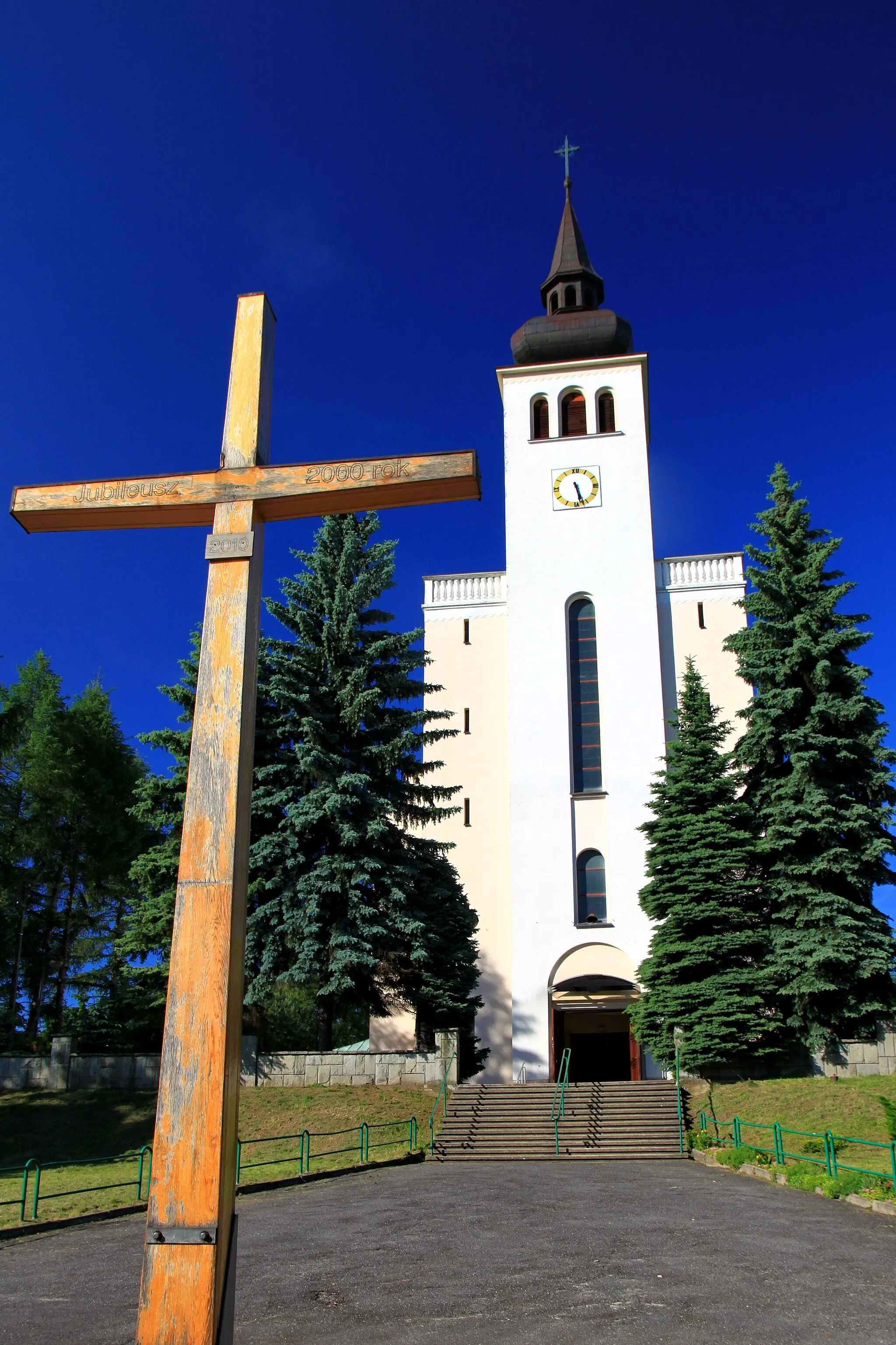 Photo showing: Kościół parafialny p.w. Nawiedzenia NMP w Połomii w gminie Mszana