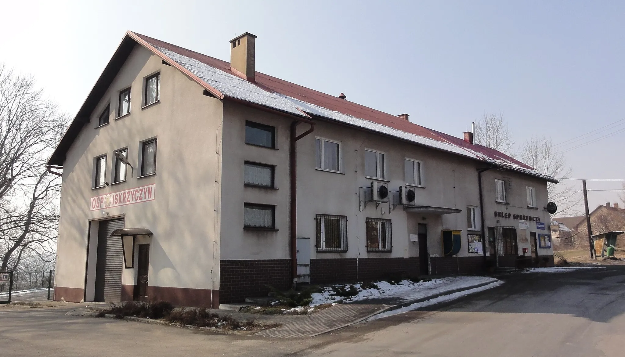 Photo showing: Fire station in Iskrzyczyn