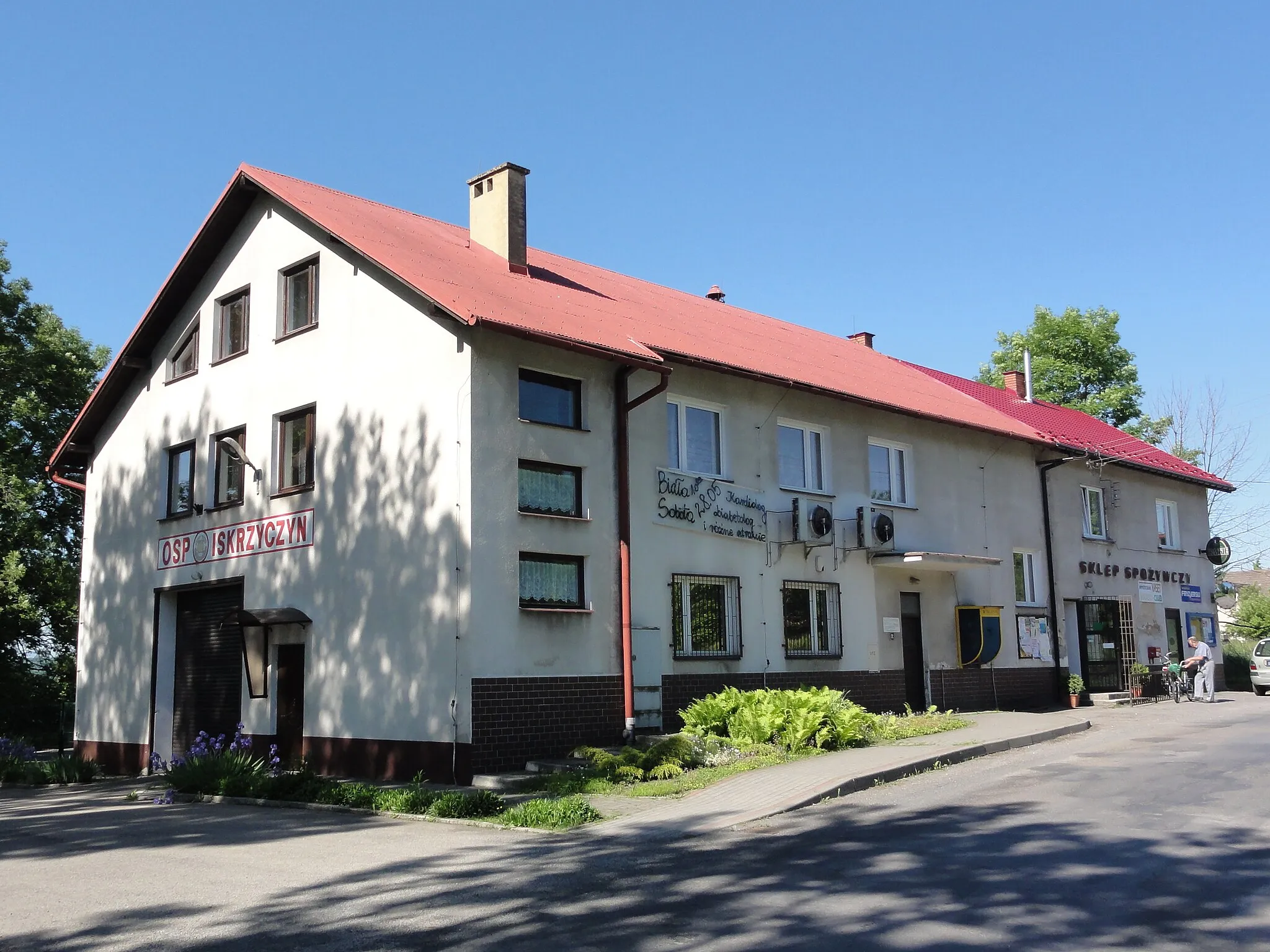 Photo showing: Fire station in Iskrzyczyn