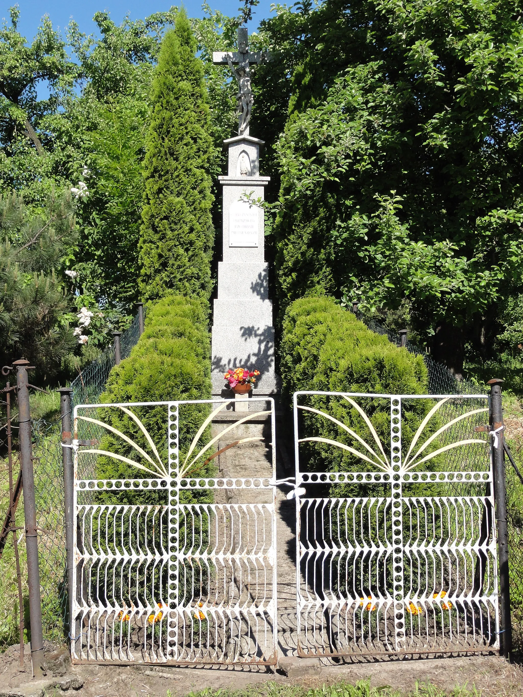 Photo showing: Wayside cross in Iskrzyczyn