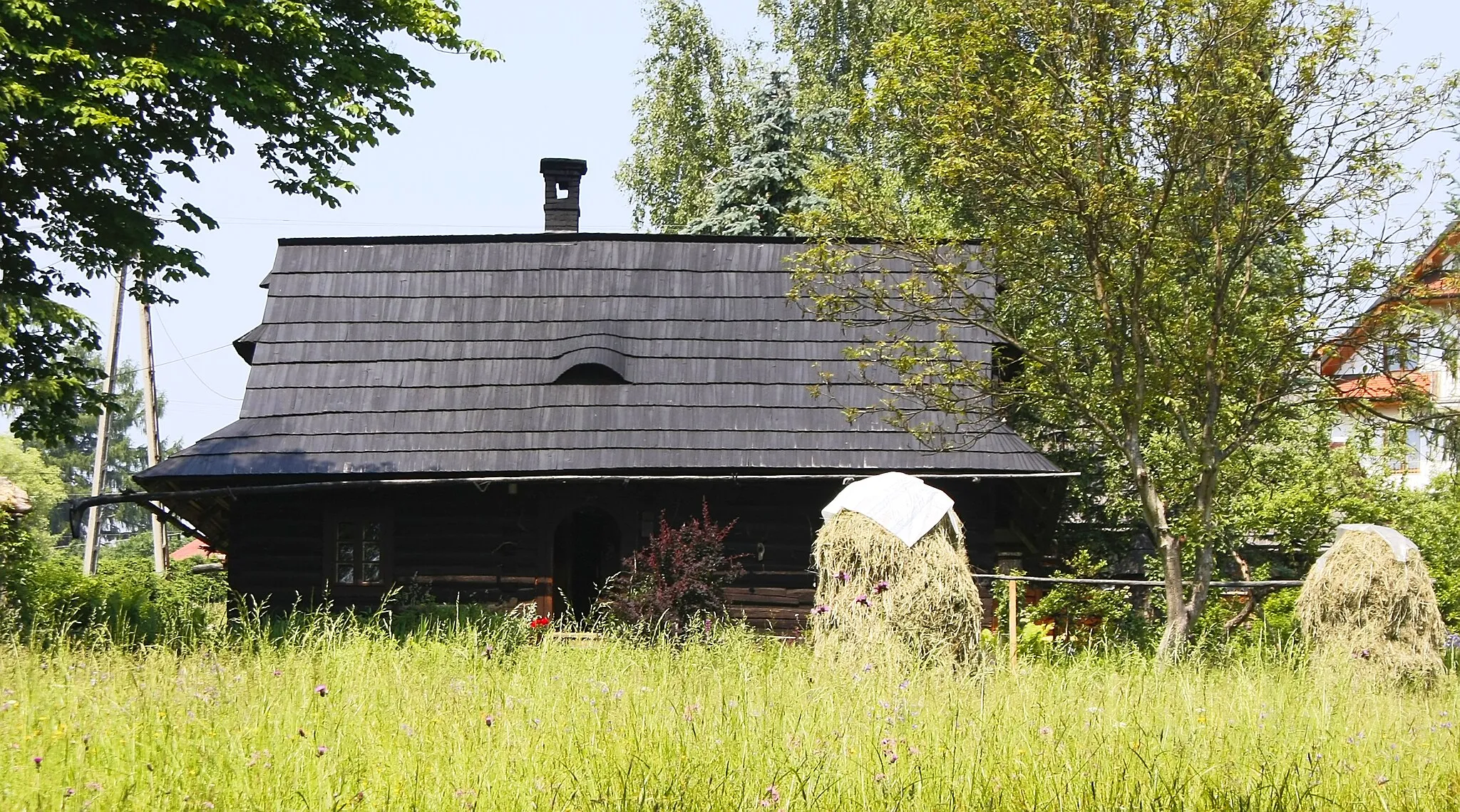 Photo showing: Dom drewniany nr 293 w Istebnej (Andziołówka) - należał do Jana Wałacha, malarza. Wpisany do rejestru zabytków A-525/87