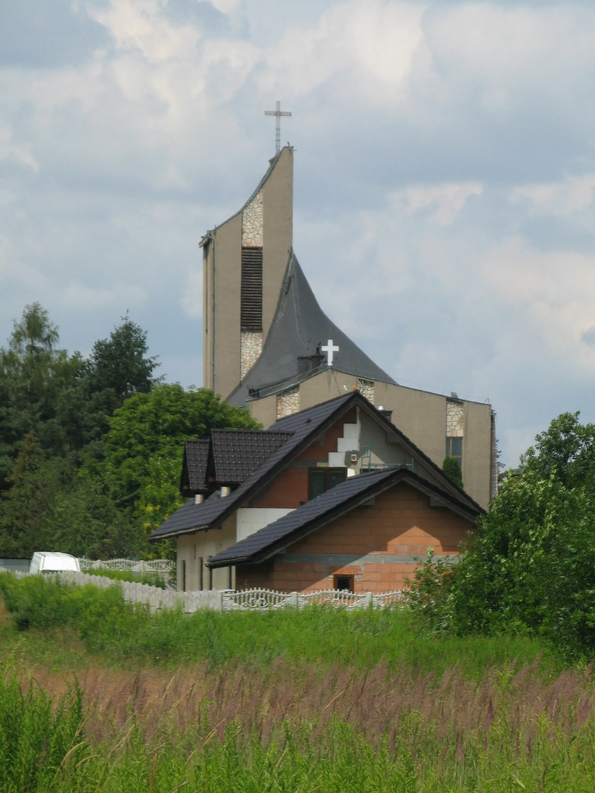Photo showing: Sacred Heart of Jesus Church in Dobieszowice, Poland.