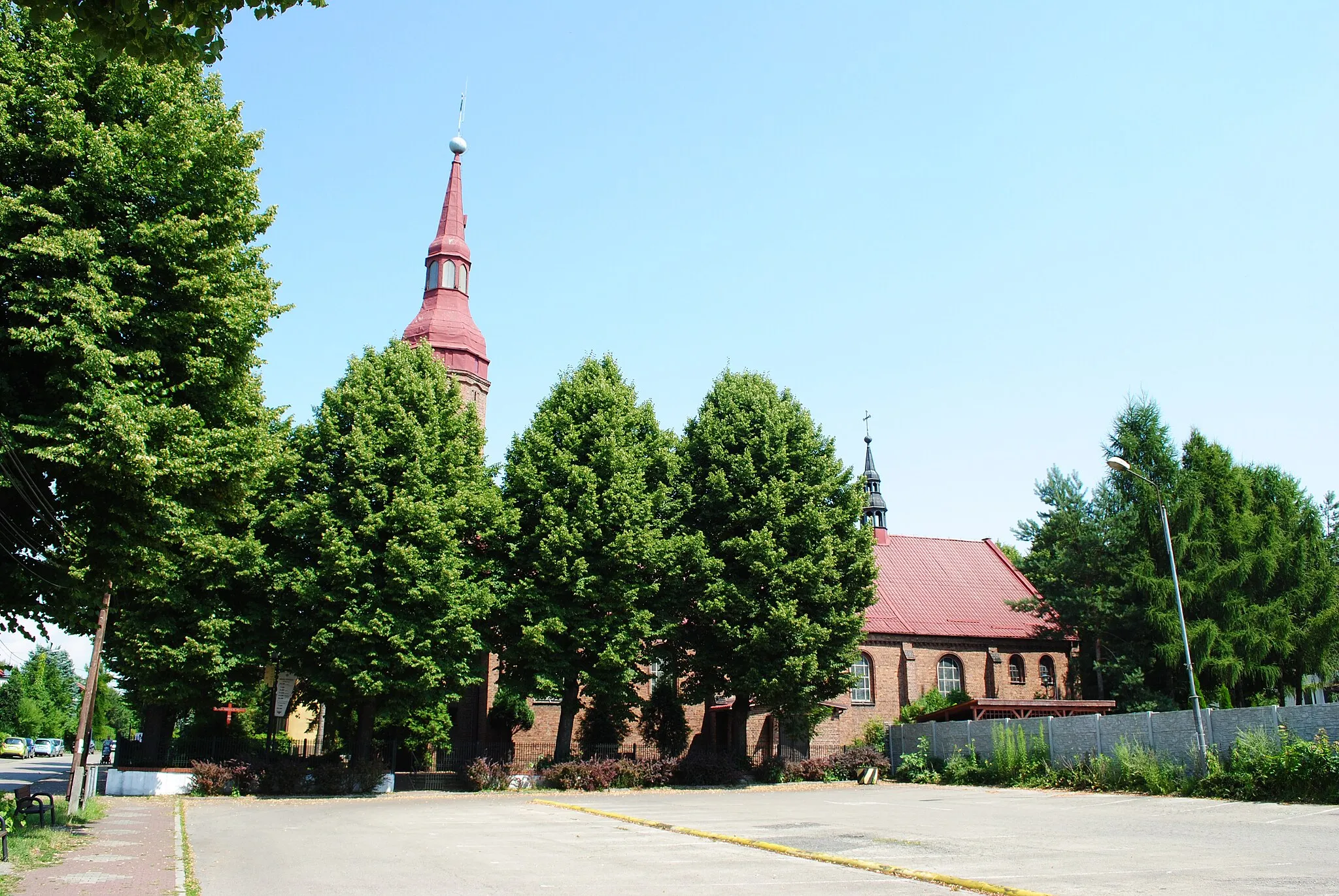 Photo showing: Katowice - Podlesie. Ulica Piotra Michałowskiego. Kościół Matki Bożej Częstochowskiej