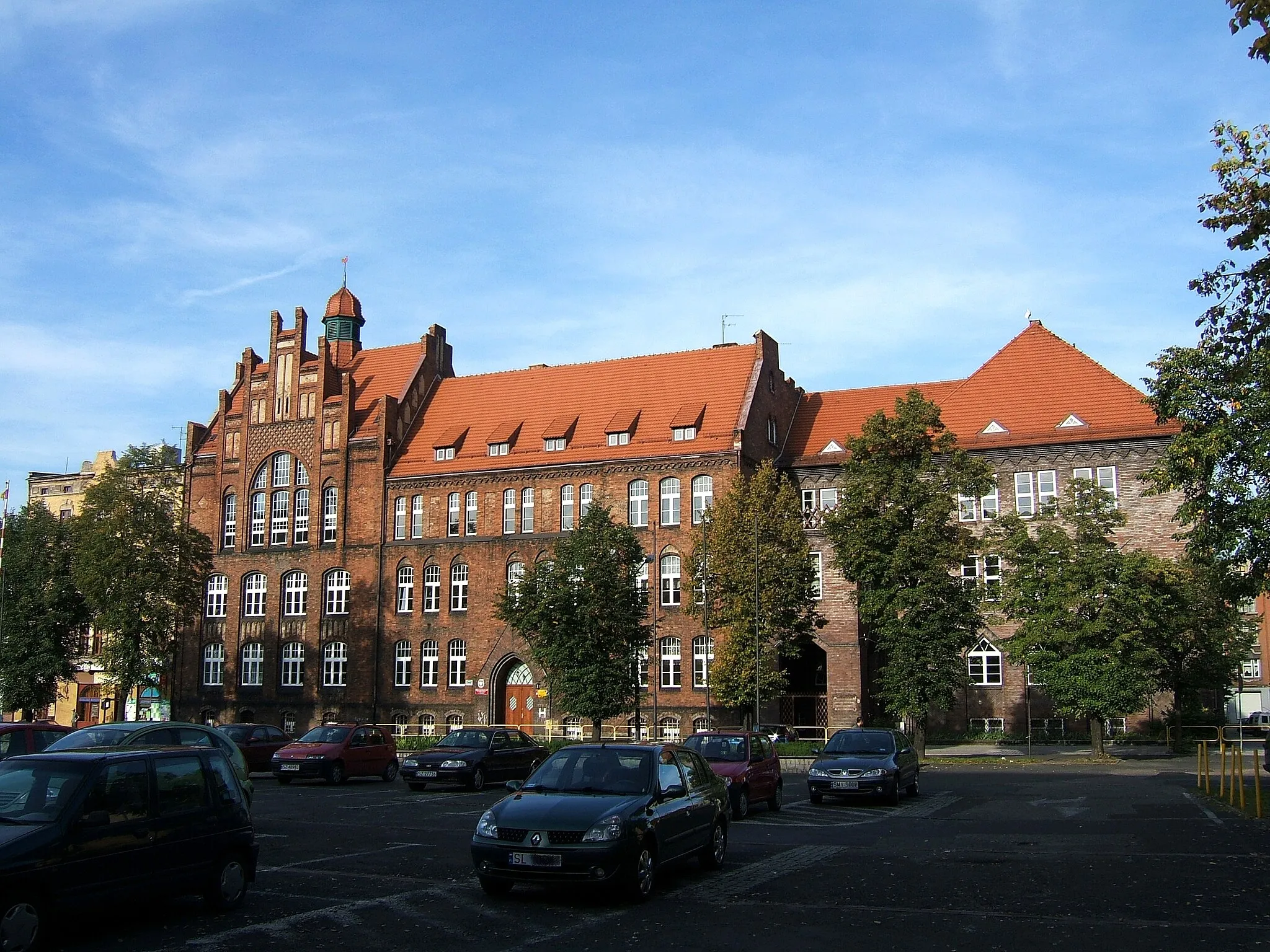 Photo showing: Primary school in Zabrze, old girls school (1907).