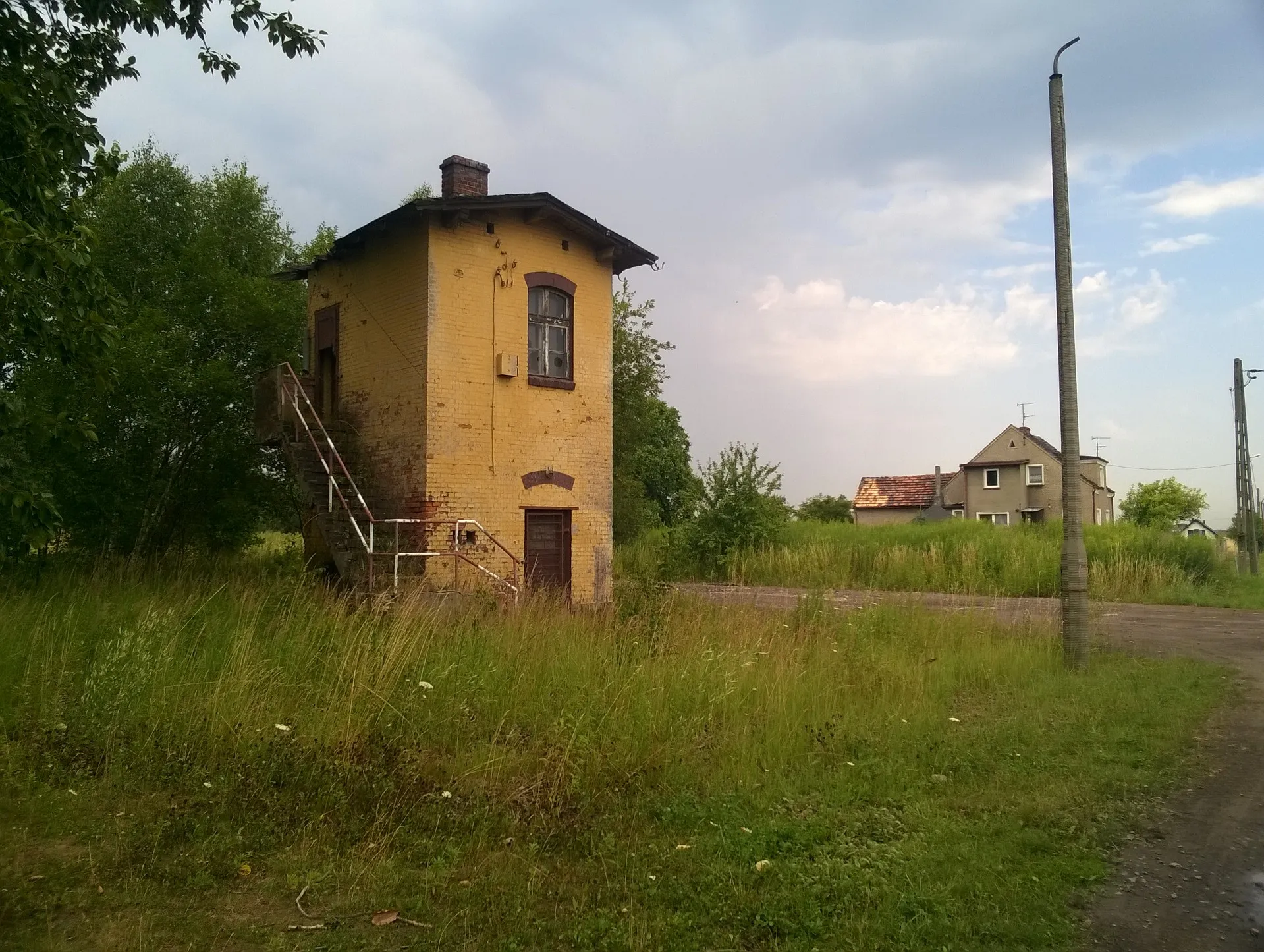 Photo showing: Remainings of Przezchlebie train stop in 2015