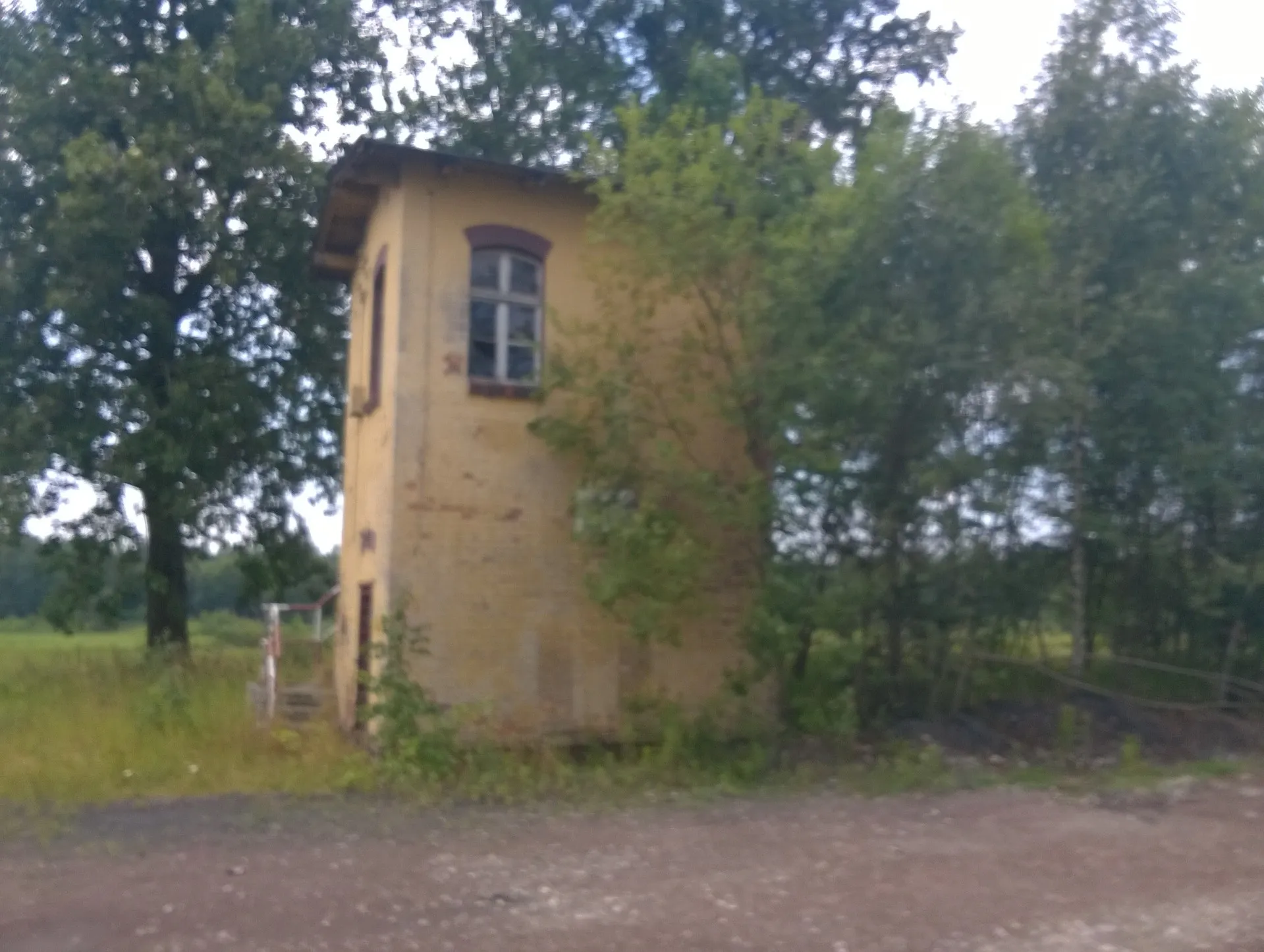 Photo showing: Remainings of Przezchlebie train stop in 2015