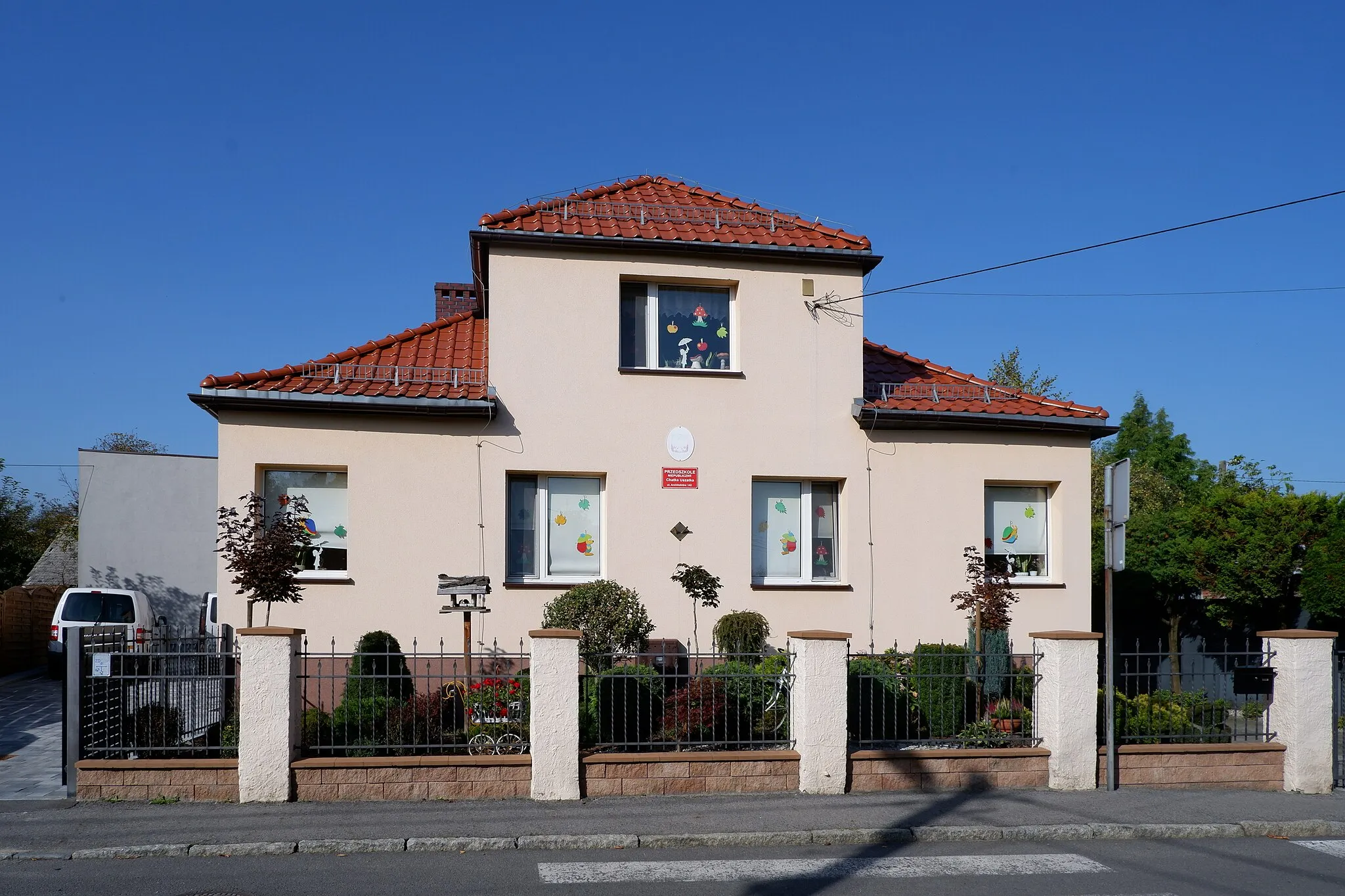 Photo showing: Chatka Uchatka kindergarten in Ostropa, a district of Gliwice, Upper Silesia, Poland