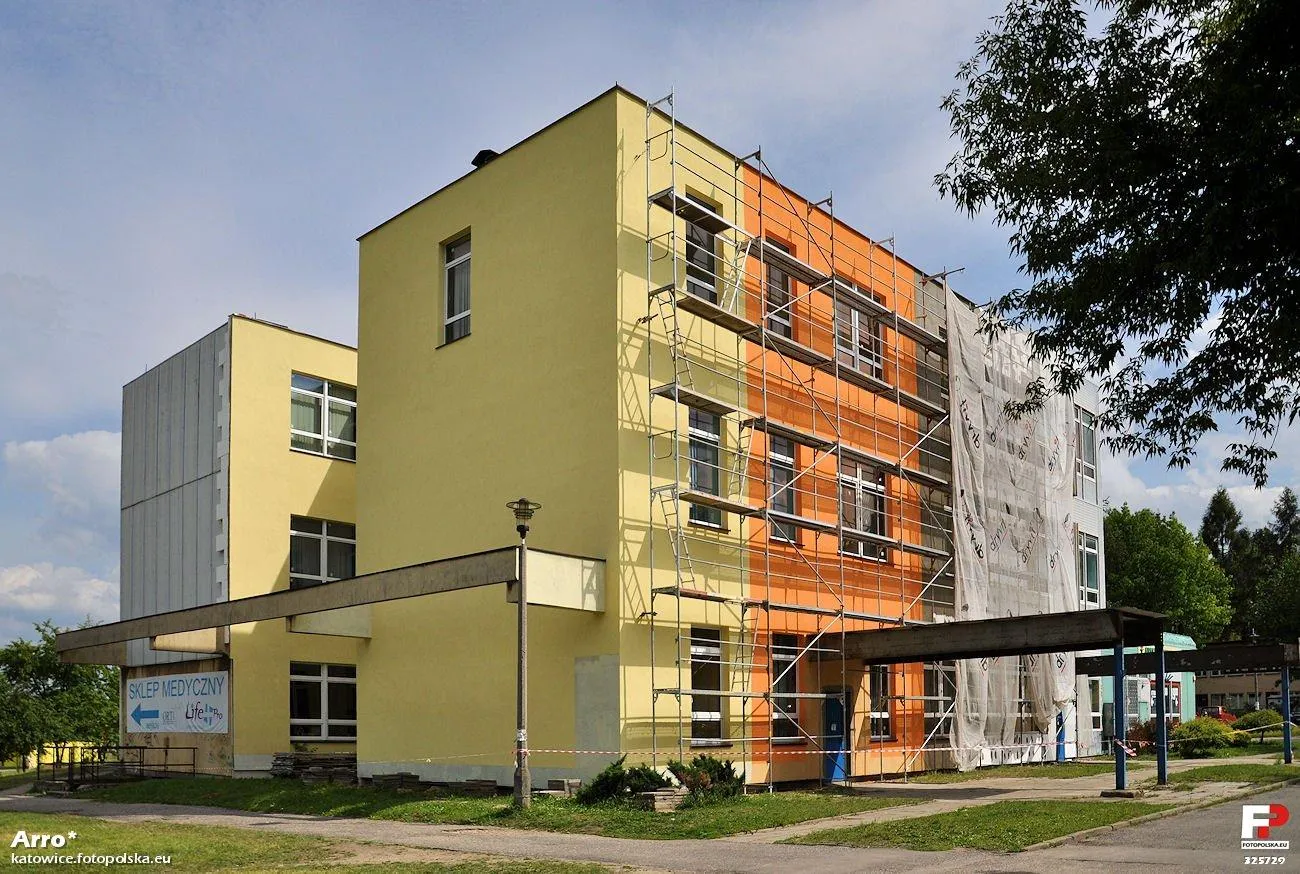 Photo showing: Niepubliczny Zakład Opieki Zdrowotnej Centrum Medyczne Syberka Sp. z o.o. - termomodernizacja budynku