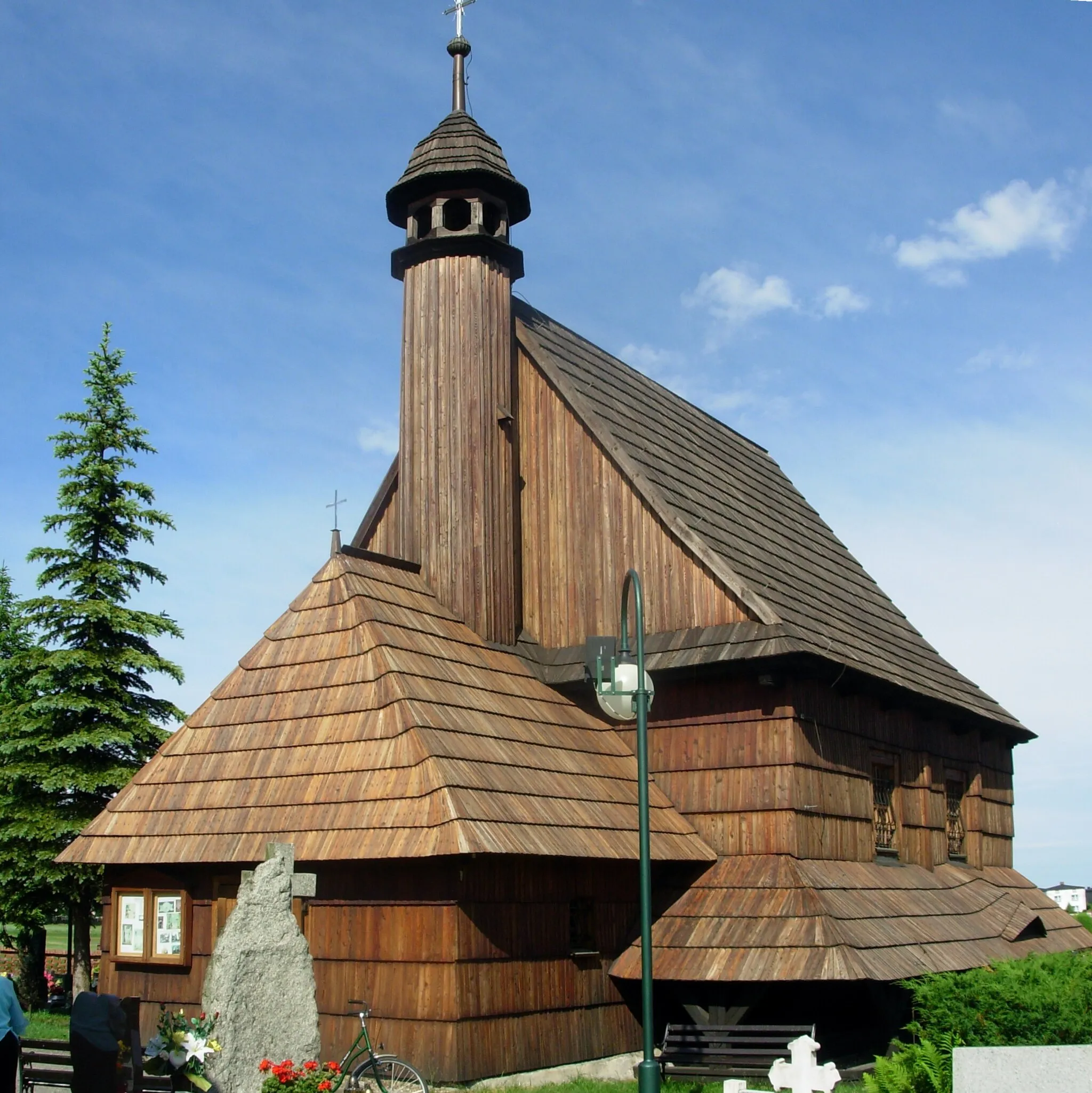 Photo showing: Zabytkowy kościół św. Walentego w Woźnikach, Polska, województwo śląskie