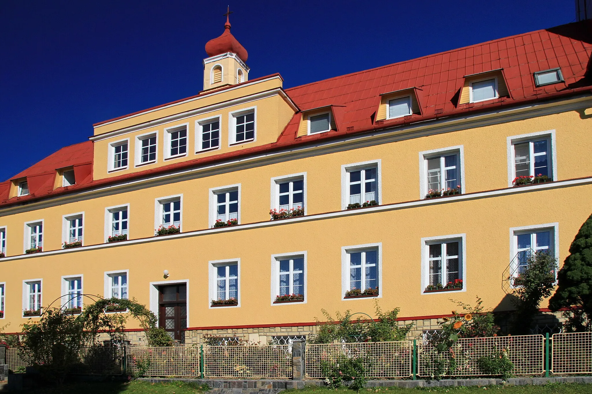 Photo showing: Jablunkov, monastery with former monastery church of Sisters of Saint Elizabeth, Bezručova Street 395