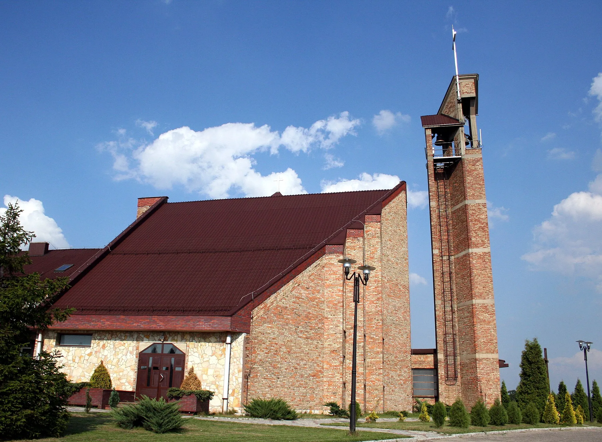 Photo showing: kościół_św._Stanisława_Biskupa_i_Męczennika w Babienicy, gmina Woźniki, powiat lubliniecki