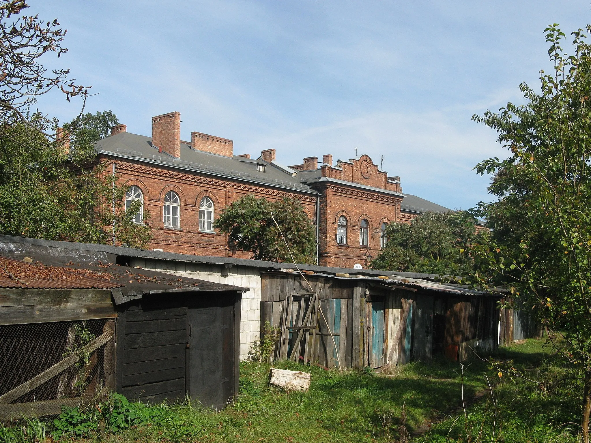 Photo showing: Dawny dworzec kolejowy (obecnie mieszkania) przystanku Herby Ruskie (Herby Polskie, Herby Stare) w Herbach, ul. Lubliniecka 11.