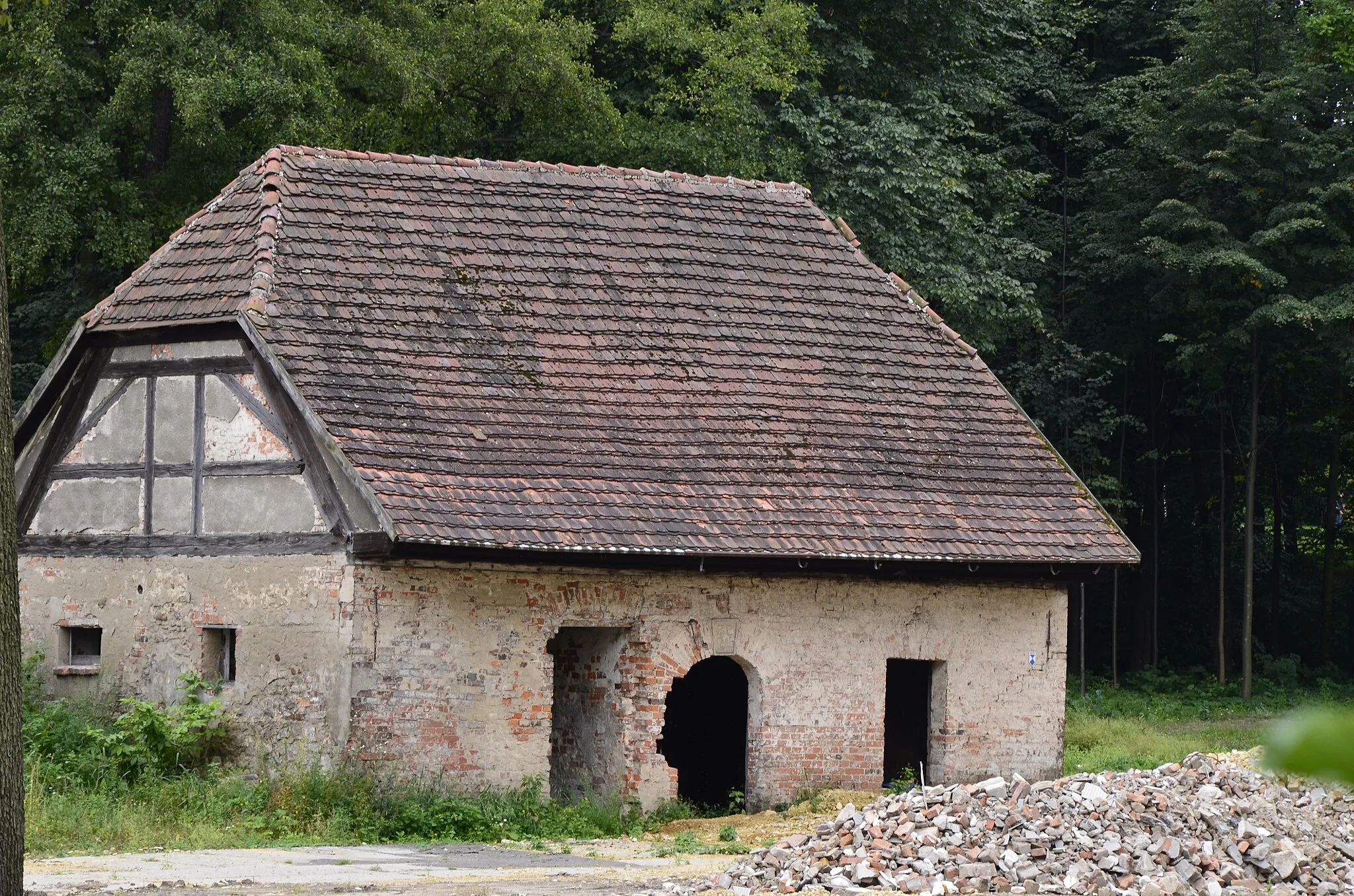 Photo showing: Zespół zabudowy Huty Paprockiej: budynek gospodarczy