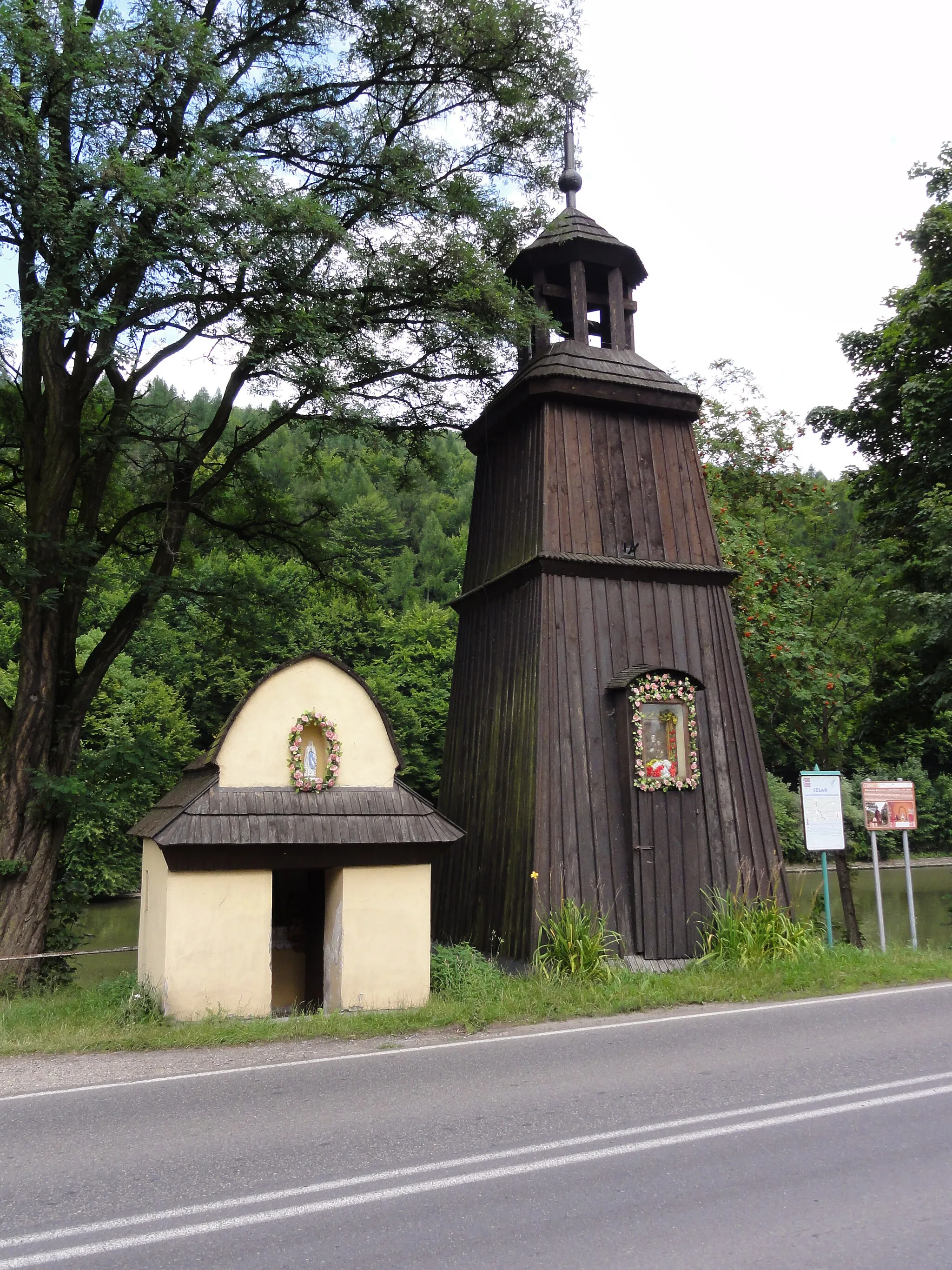 Photo showing: Kaplica murowana i dzwonnica drewniana w Czernichowie