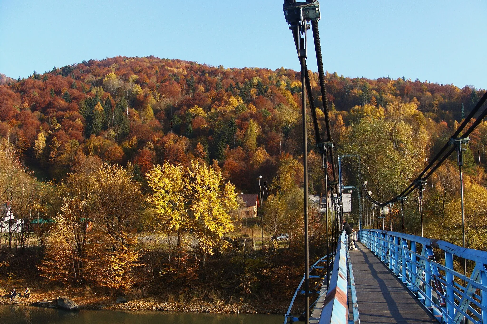 Photo showing: Jezioro Żywieckie. Kładka nad rzeką Sołą.