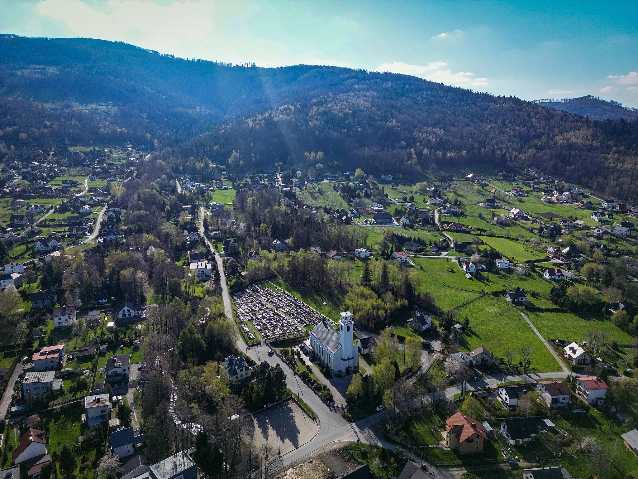 Photo showing: Meszna (silesian) aerial view. At center part church and cemetery