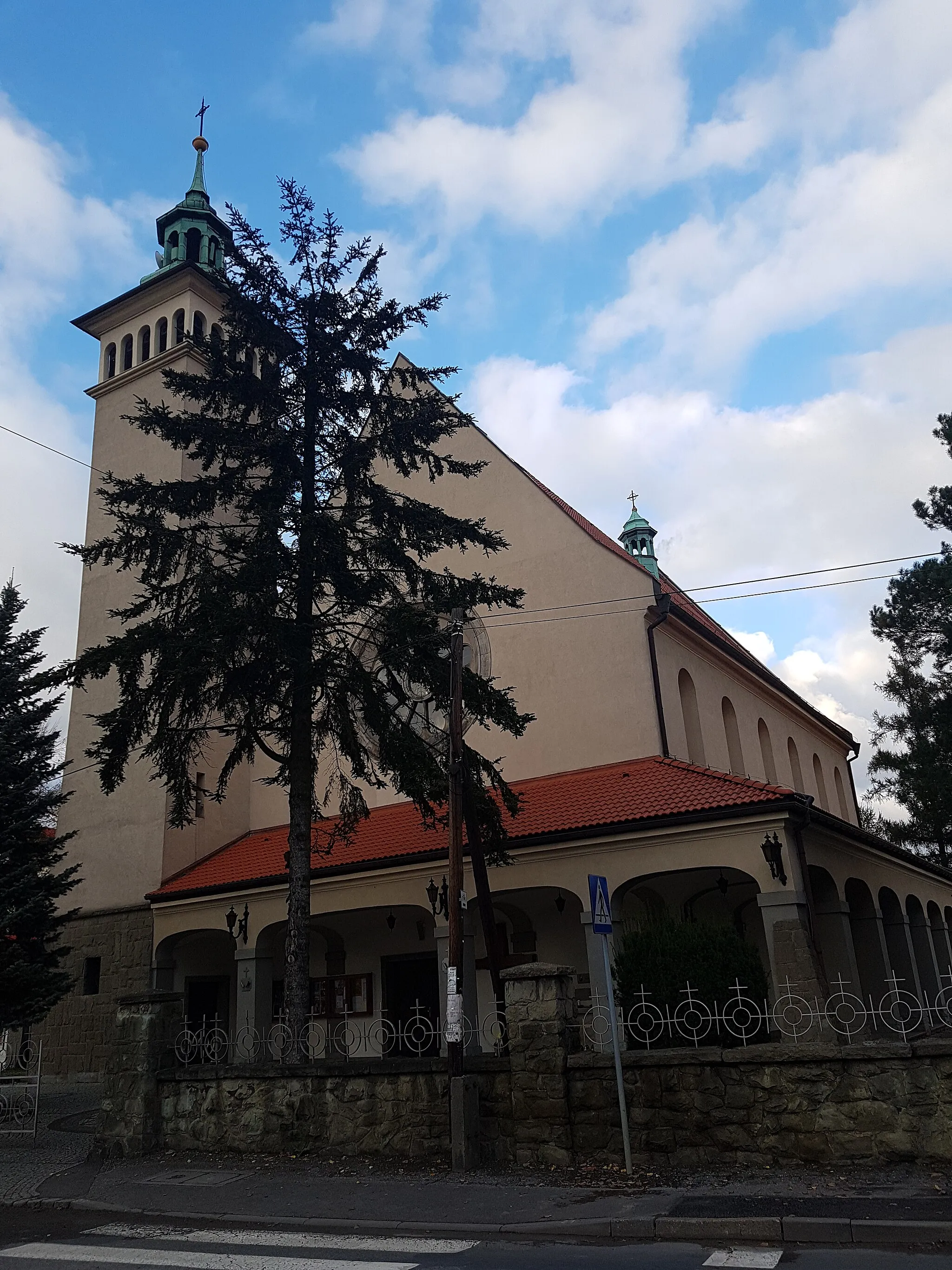 Photo showing: Kościół św. Bartłomieja w Pogrzebieniu
