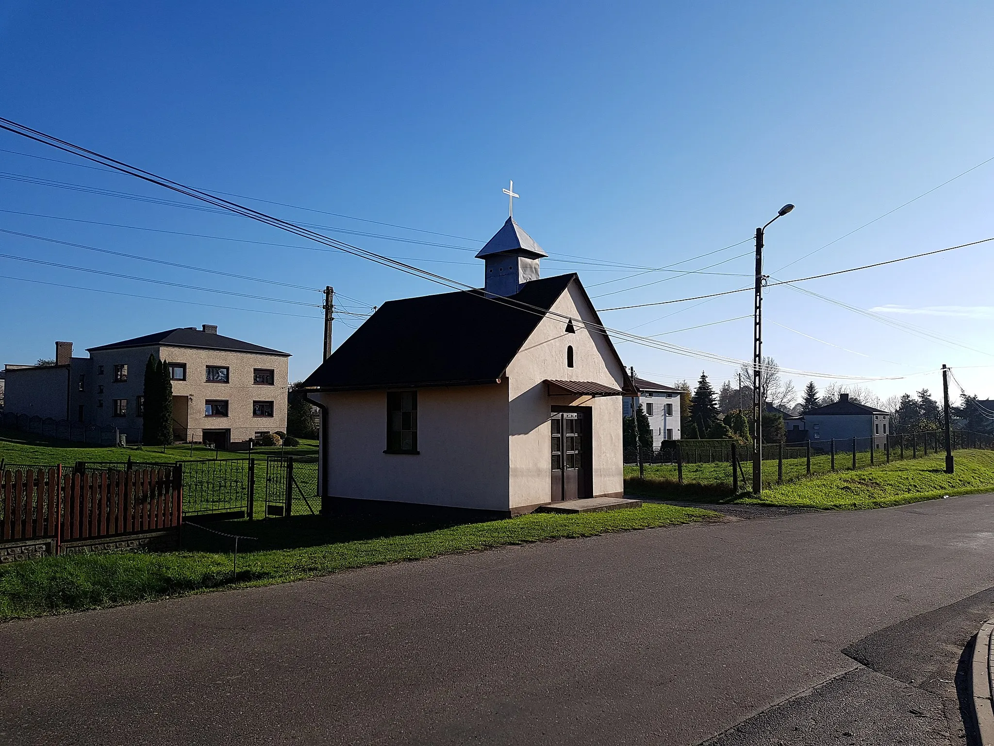 Photo showing: Kapliczka we wsi Łańce, w województwie śląskim, w Polsce