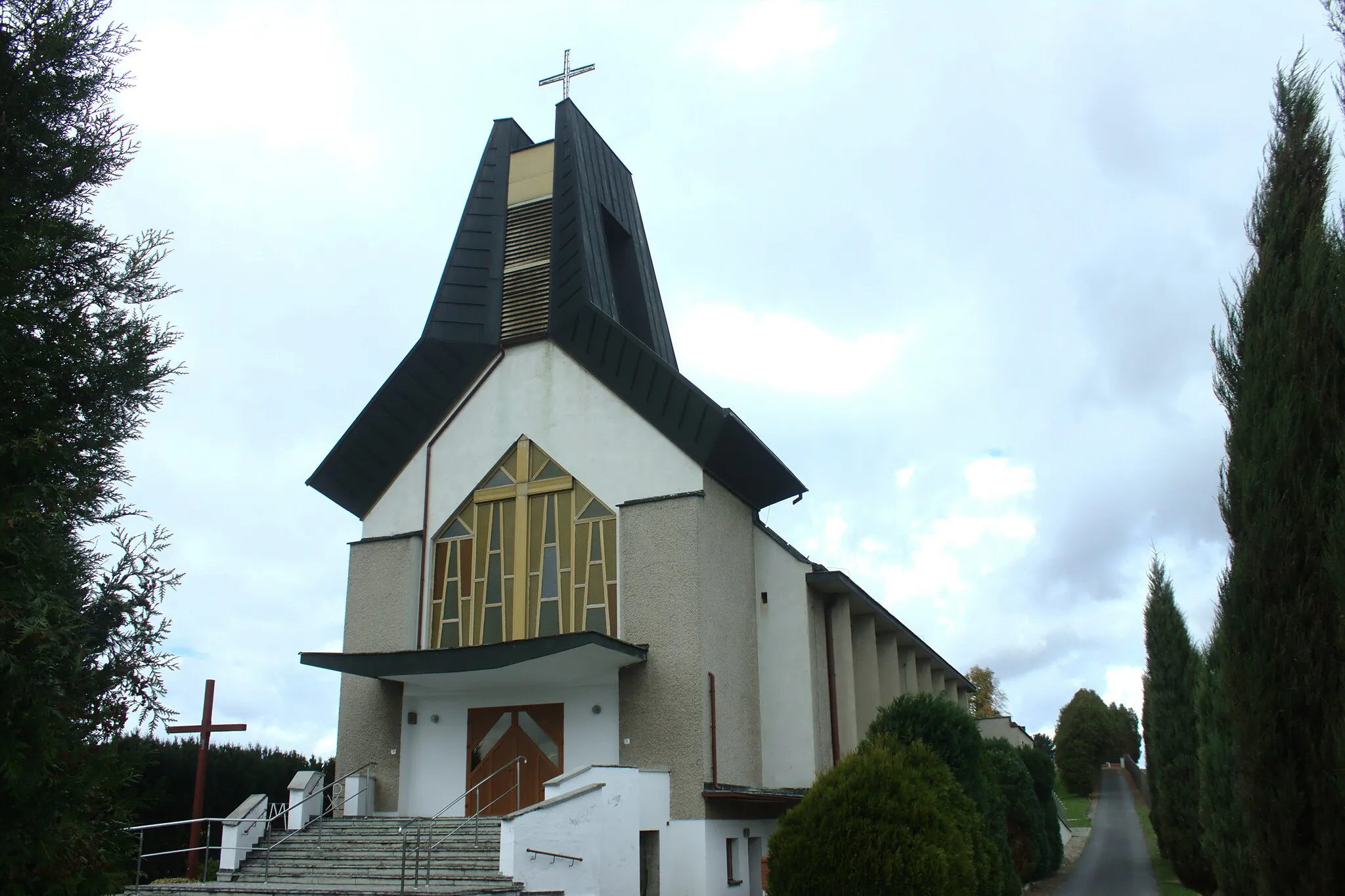 Photo showing: Sacred Heart church in Nieznaszyn, Poland