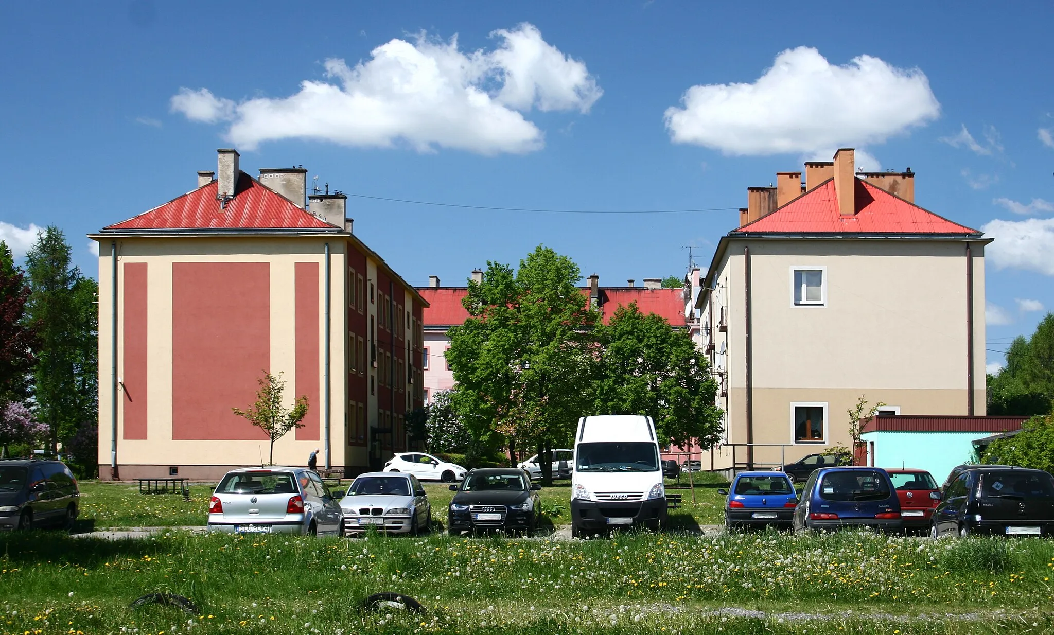 Photo showing: Bloki przy ul. Mickiewicza i Bocznej w Hucie Starej B