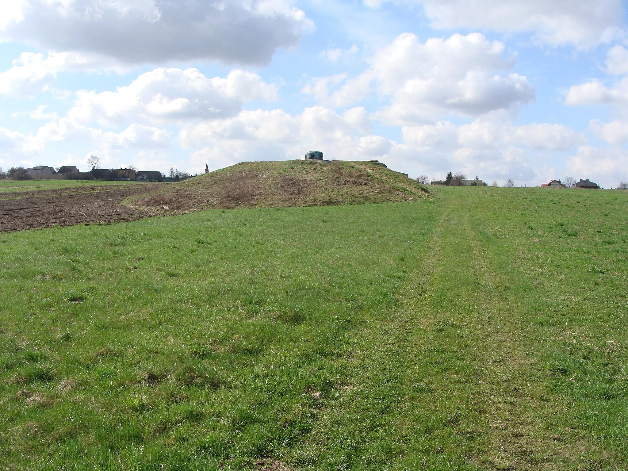 Photo showing: Ostróg forteczny w Sączowie.