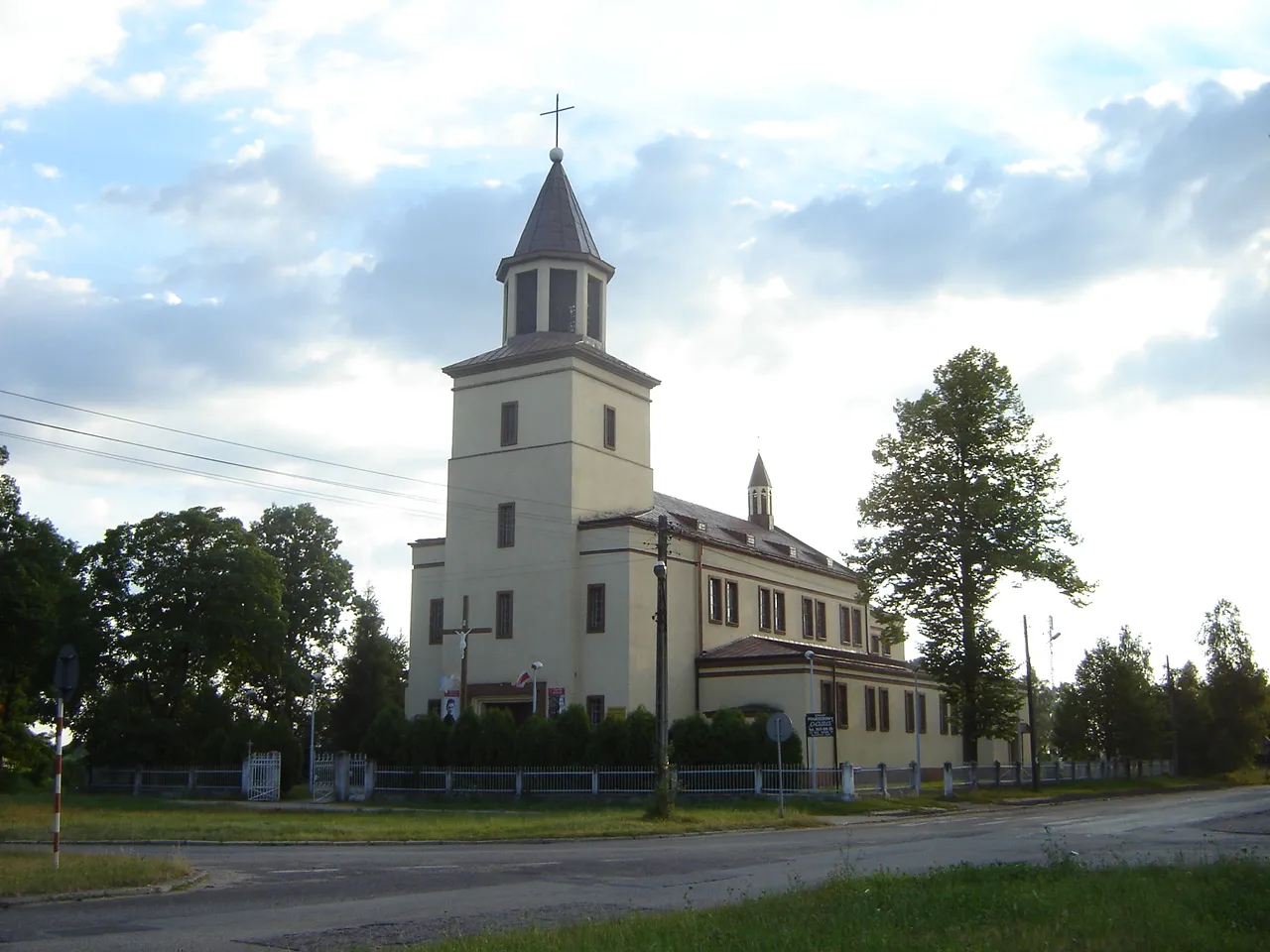 Photo showing: Kościół pod wezwaniem św. Teresy w Dźbowie, Częstochowa.