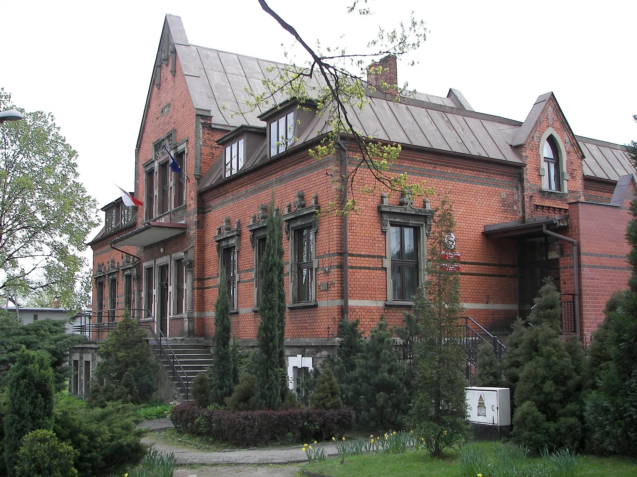 Photo showing: Budynek mieszkalny (obecnie szkoła muzyczna) z 1903 r.
Żory, ul. Dworcowa 6, Żory