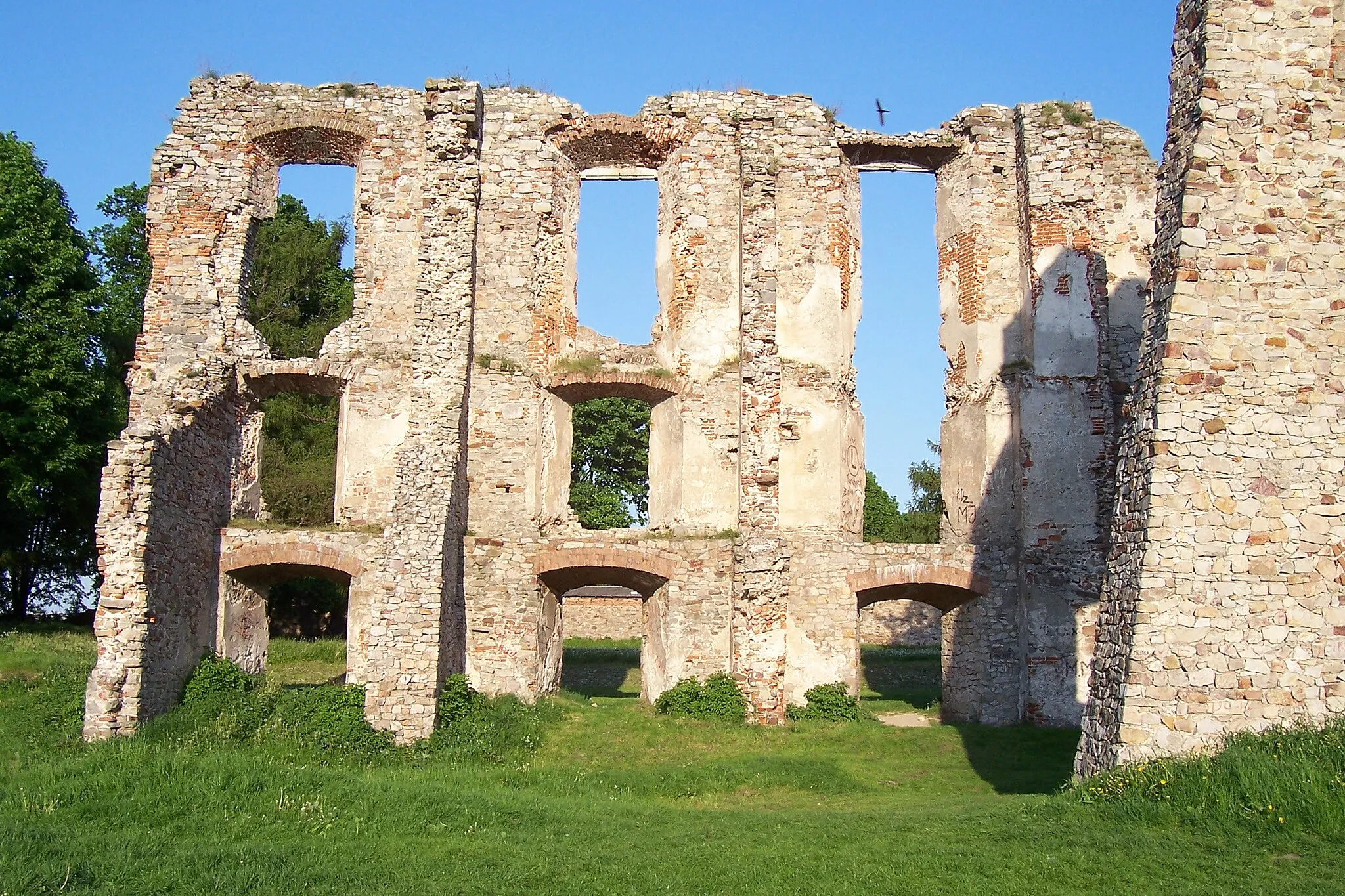 Photo showing: Ruiny zamku wraz z parkiem
Bodzentyn, Bodzentyn