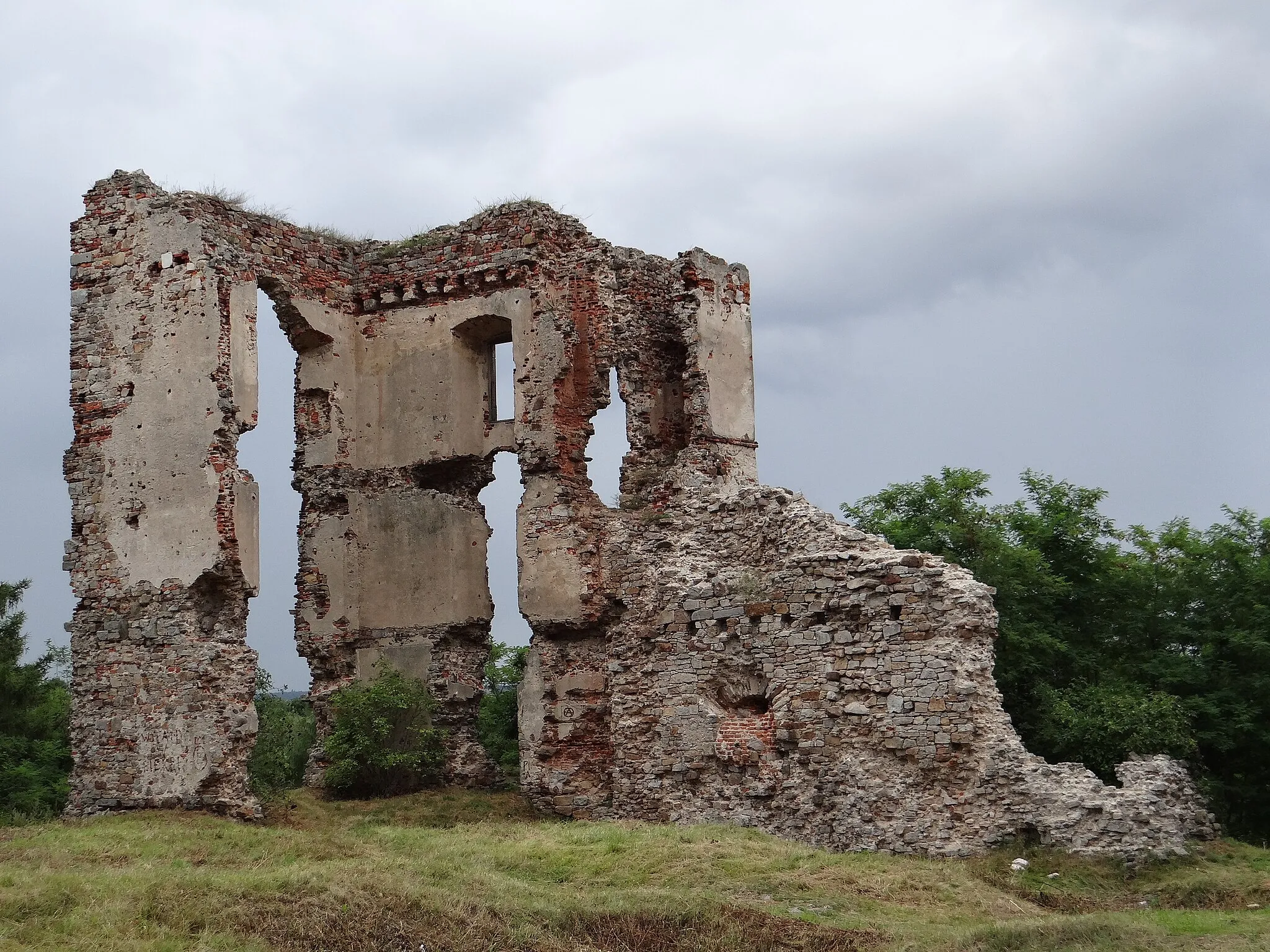 Photo showing: Ruiny zamku w Bodzentynie