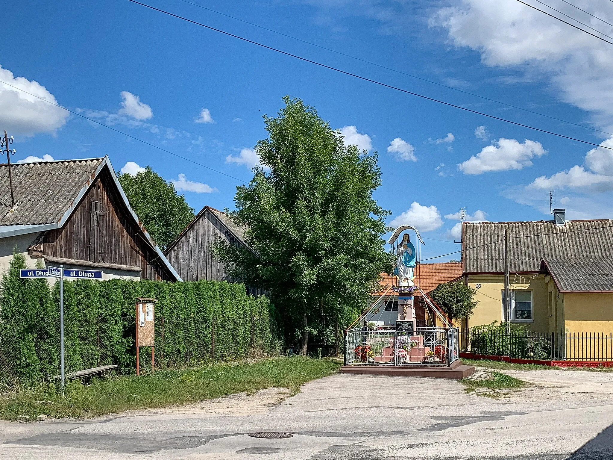 Photo showing: Figura Matki Boskiej w Owczarach przy skrzyżowaniu ulic Długiej i Świerkowej.