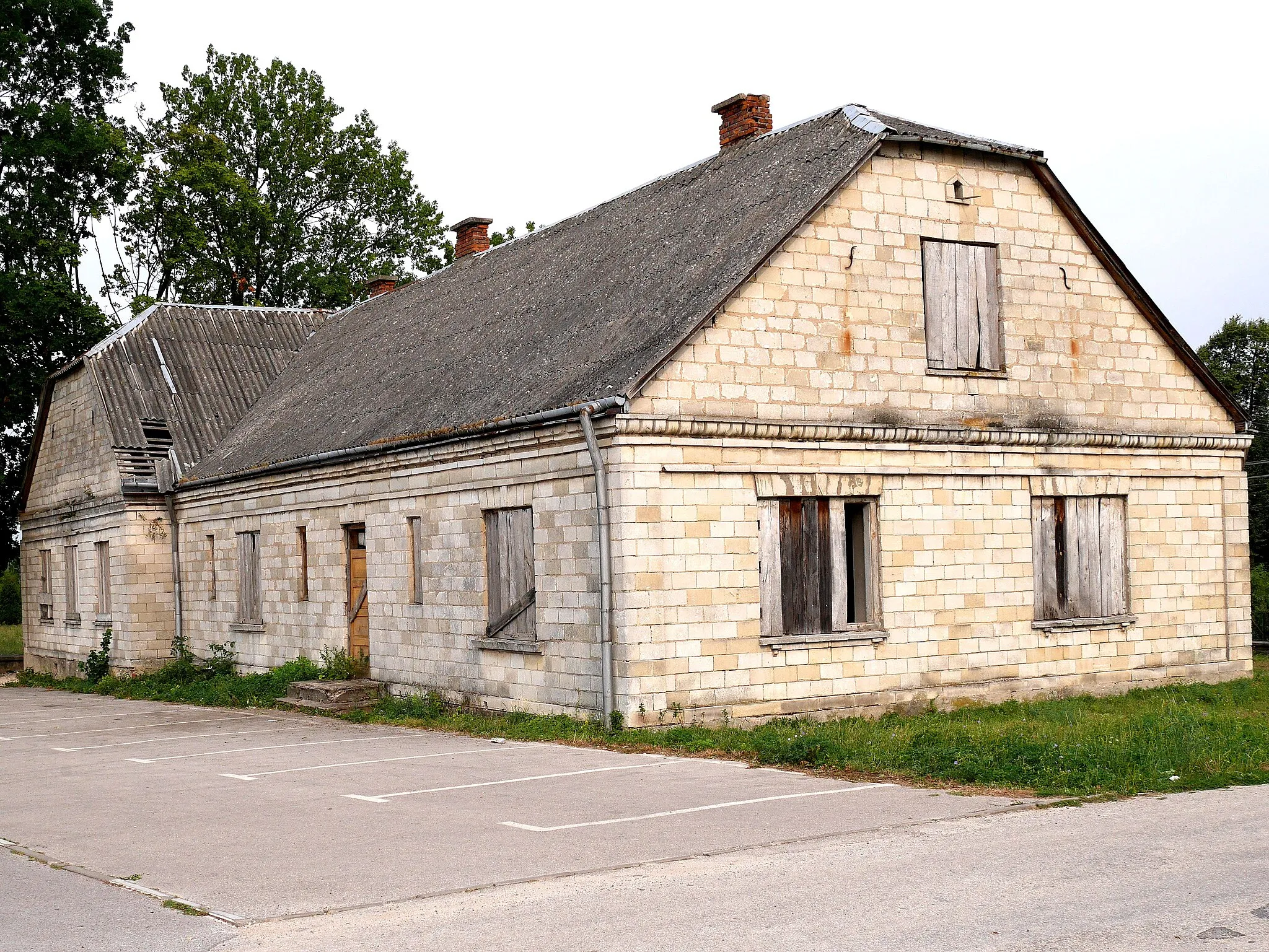 Photo showing: Parsonage in Lisów