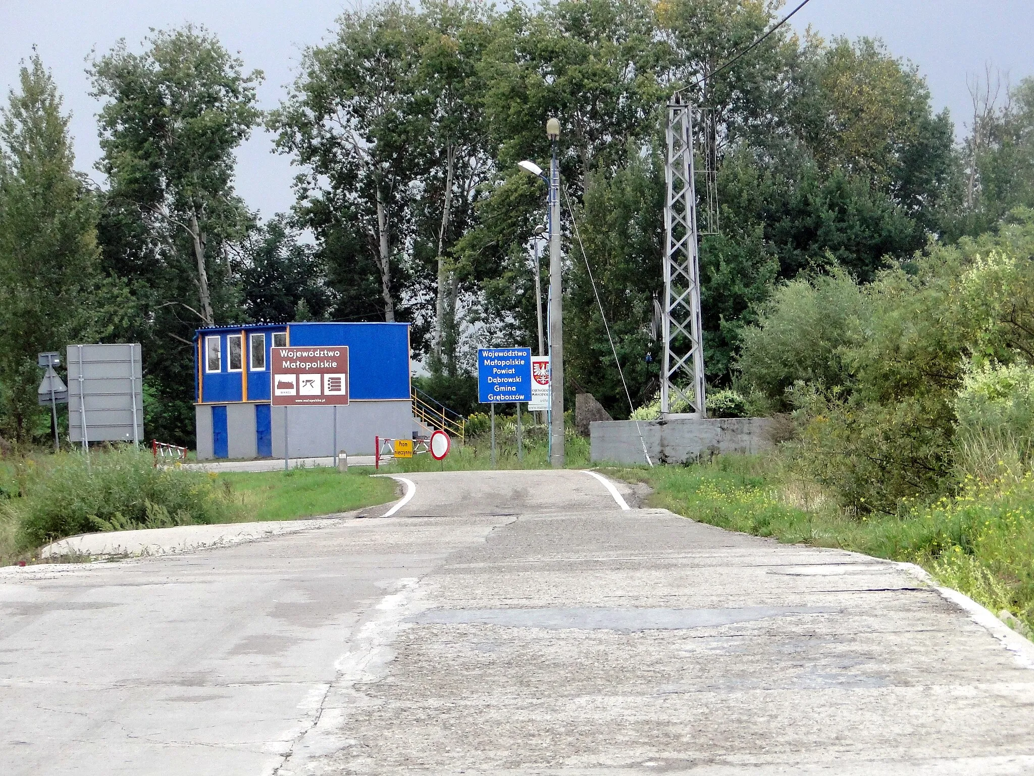 Photo showing: Borusowa, Poland seen from river ferry on Vistula.