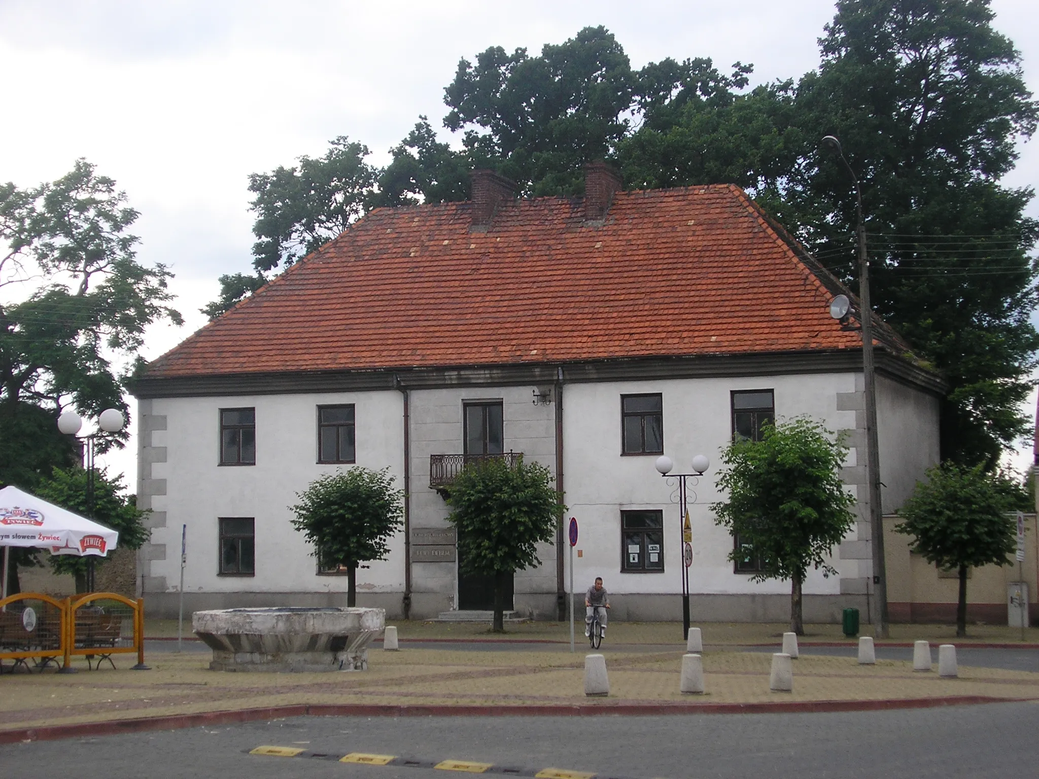 Photo showing: Szydłowiec, Rynek 5 - dawna szkoła, 1819 (zabytek nr 452/A)